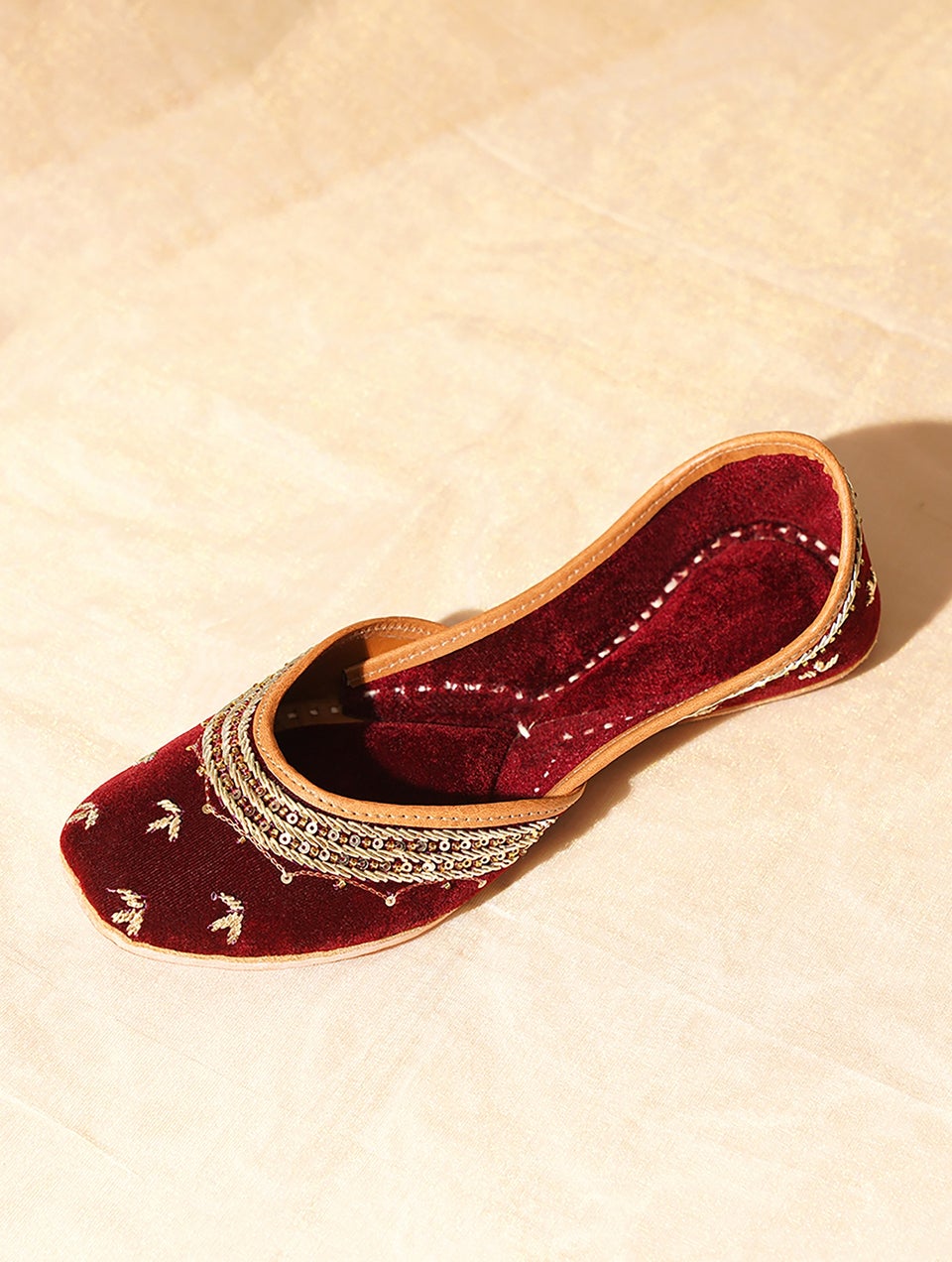 Women Maroon Handcrafted Velvet Juttis With Velvet Lining