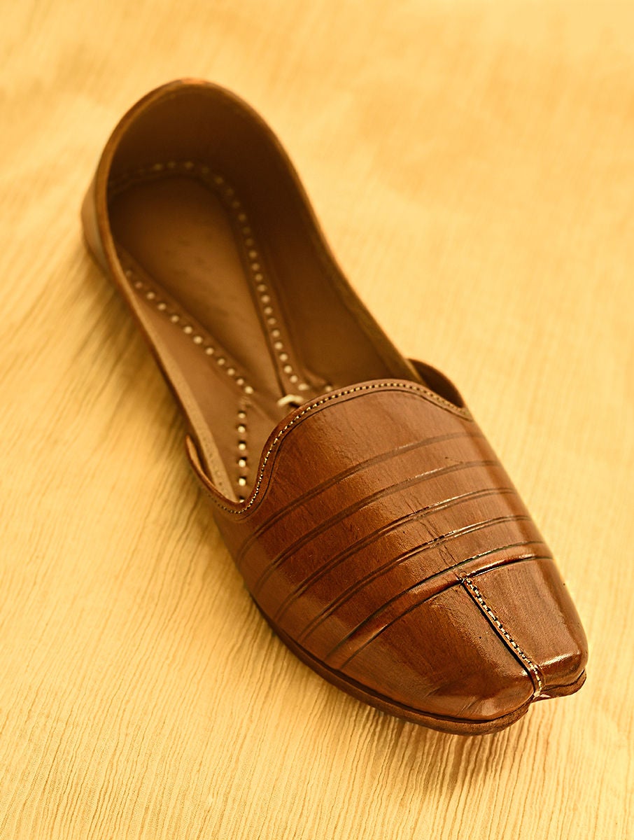 Men Brown Handcrafted Leather Juttis For Men - 7