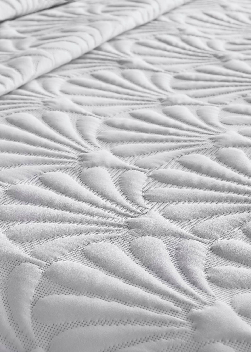 Serene Cavali Pinsonic White Duvet Cover Set