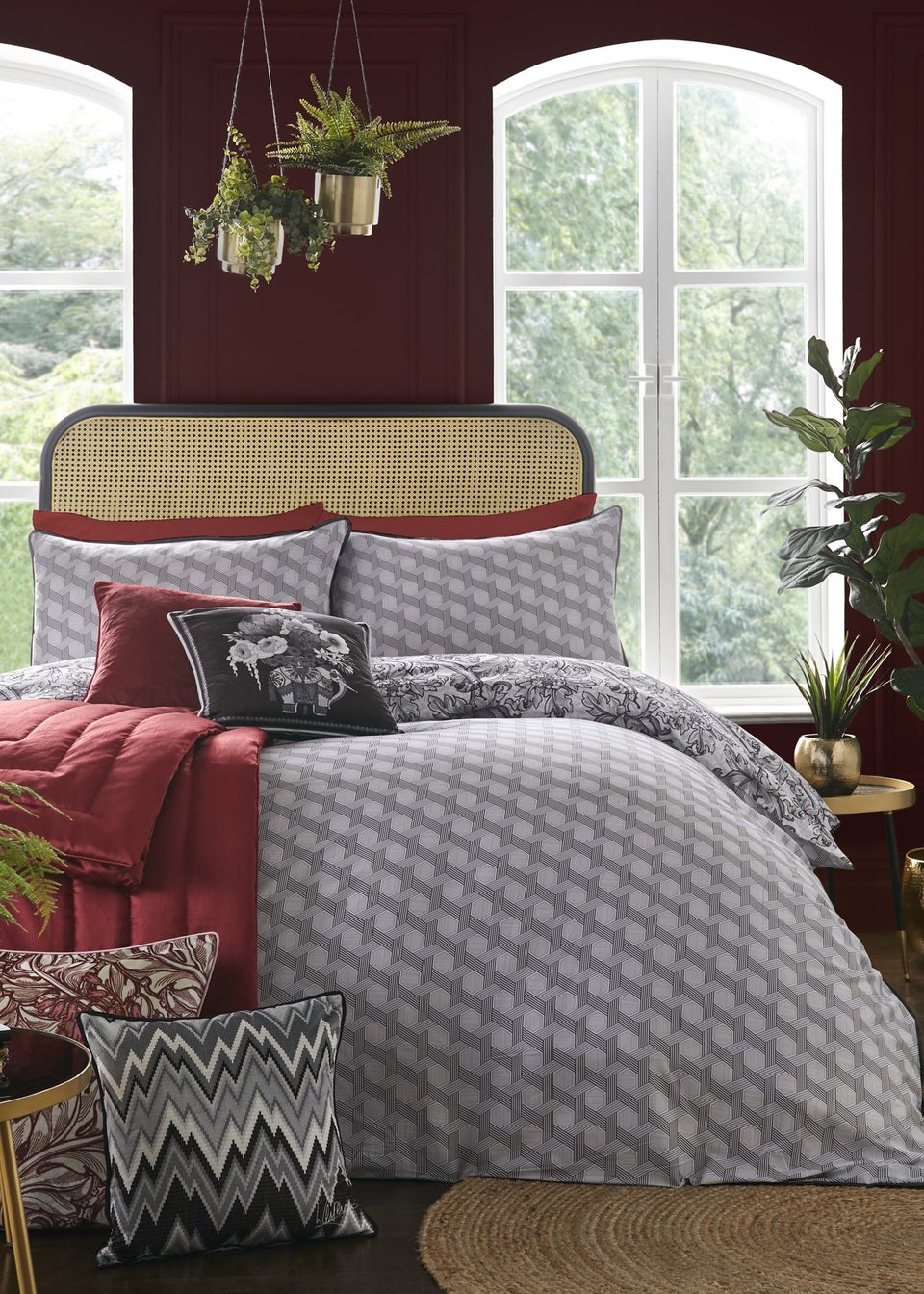 Laurence Llewelyn-Bowen Heart of The Home Sateen Black Duvet Cover Set