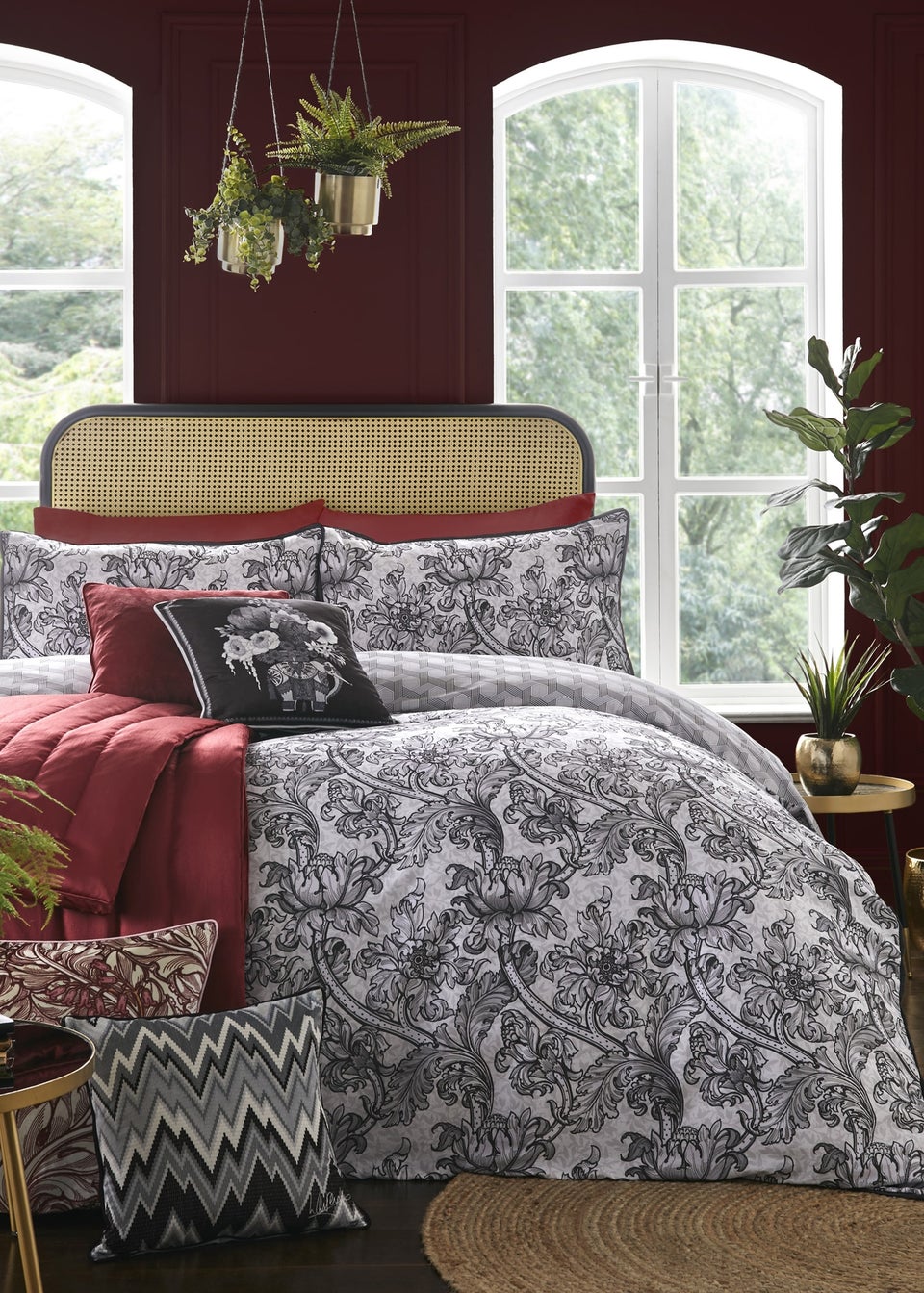 Laurence Llewelyn-Bowen Heart of The Home Sateen Black Duvet Cover Set