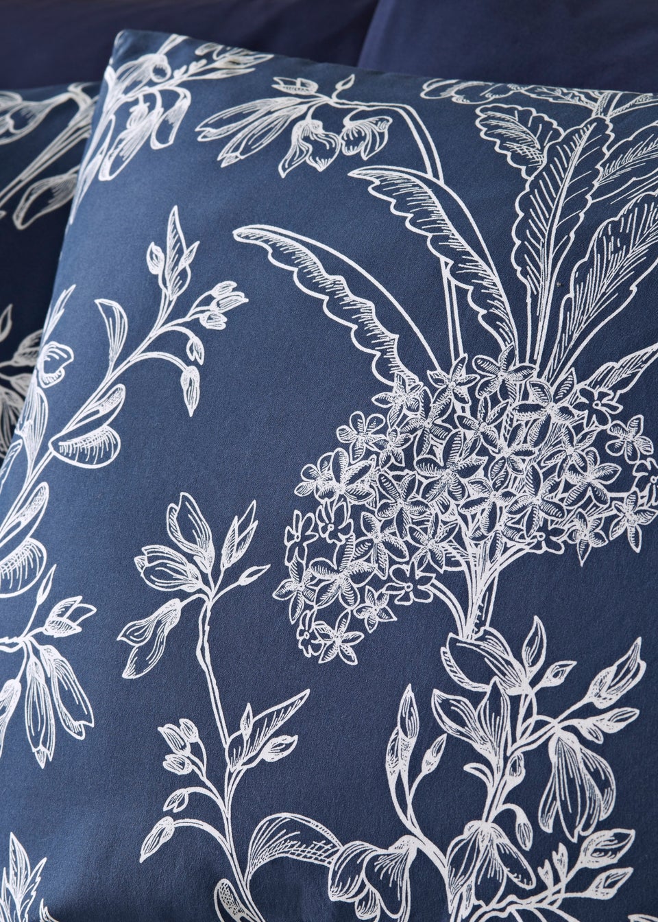 Navy Linear Floral Duvet Set