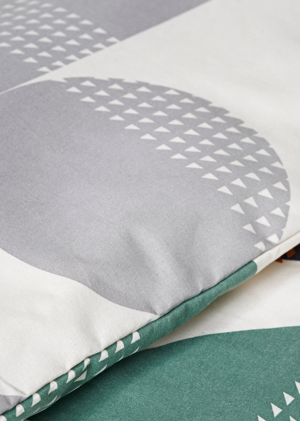 Multicoloured Geometric Pattern Duvet Set