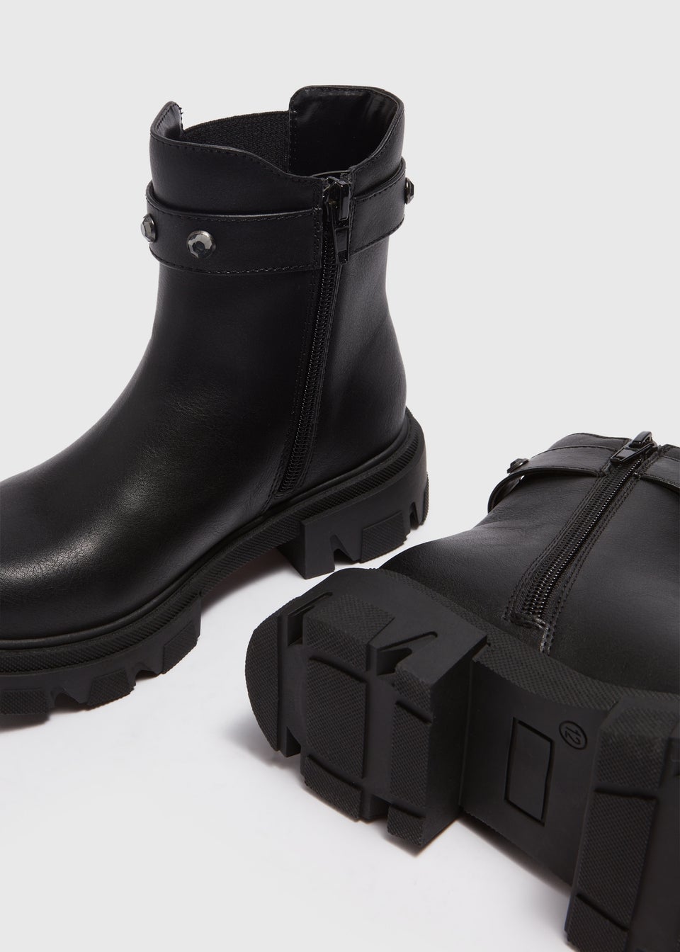 Black boots with black studs clearance