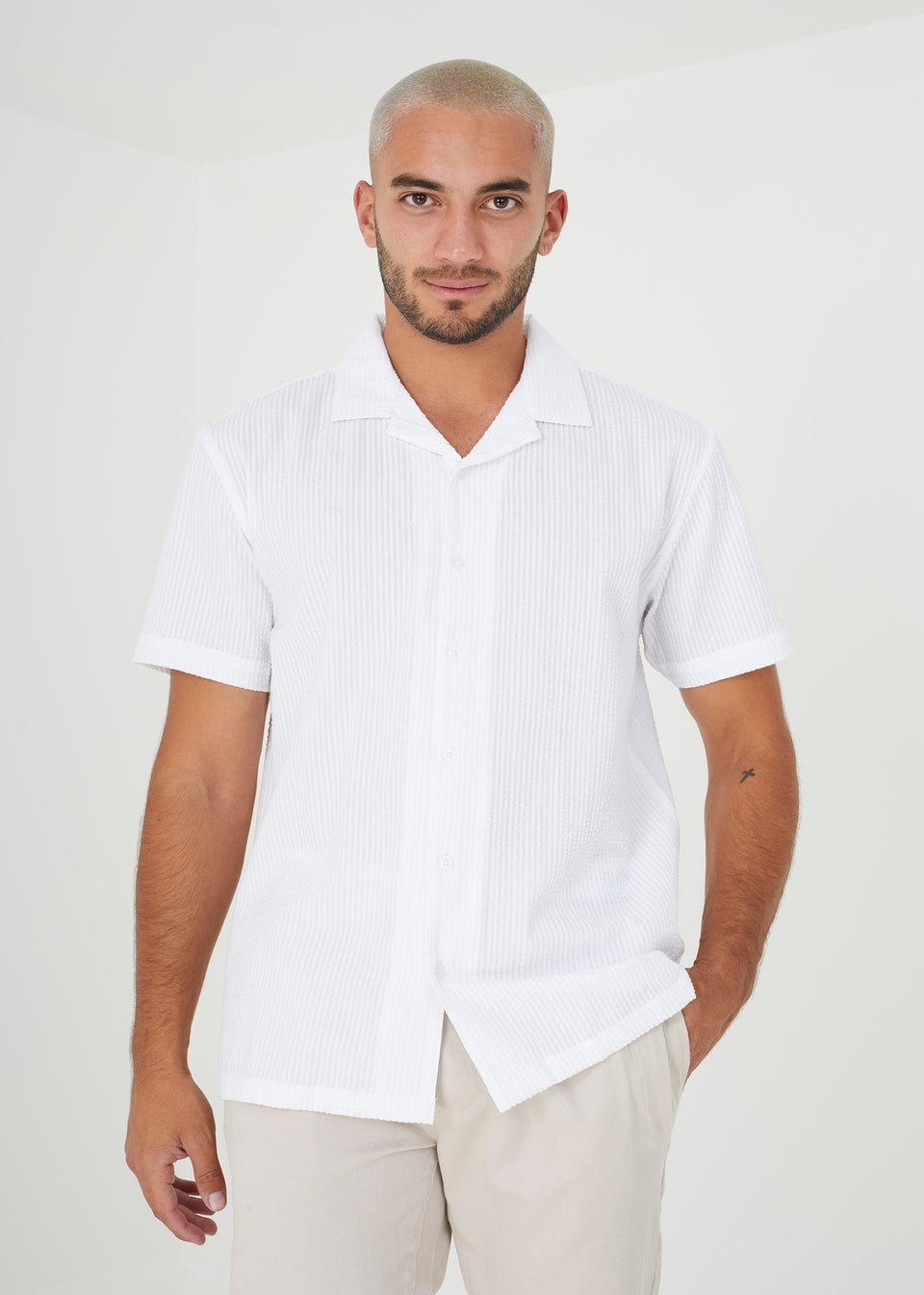 Brave Soul White Luca Short Sleeve Fine Stripe Revere Collar Shirt