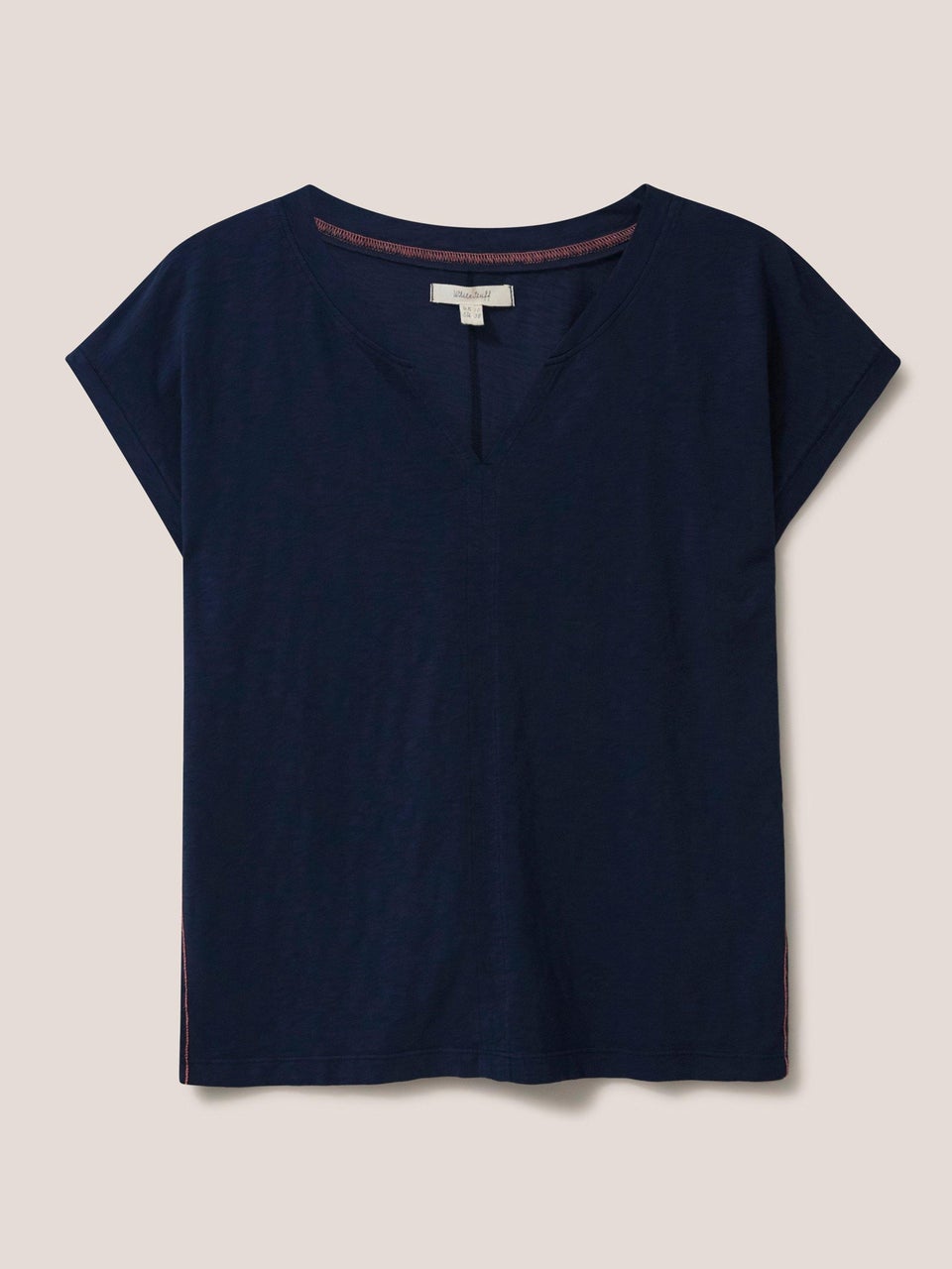Nelly T-Shirt mit Keilausschnitt