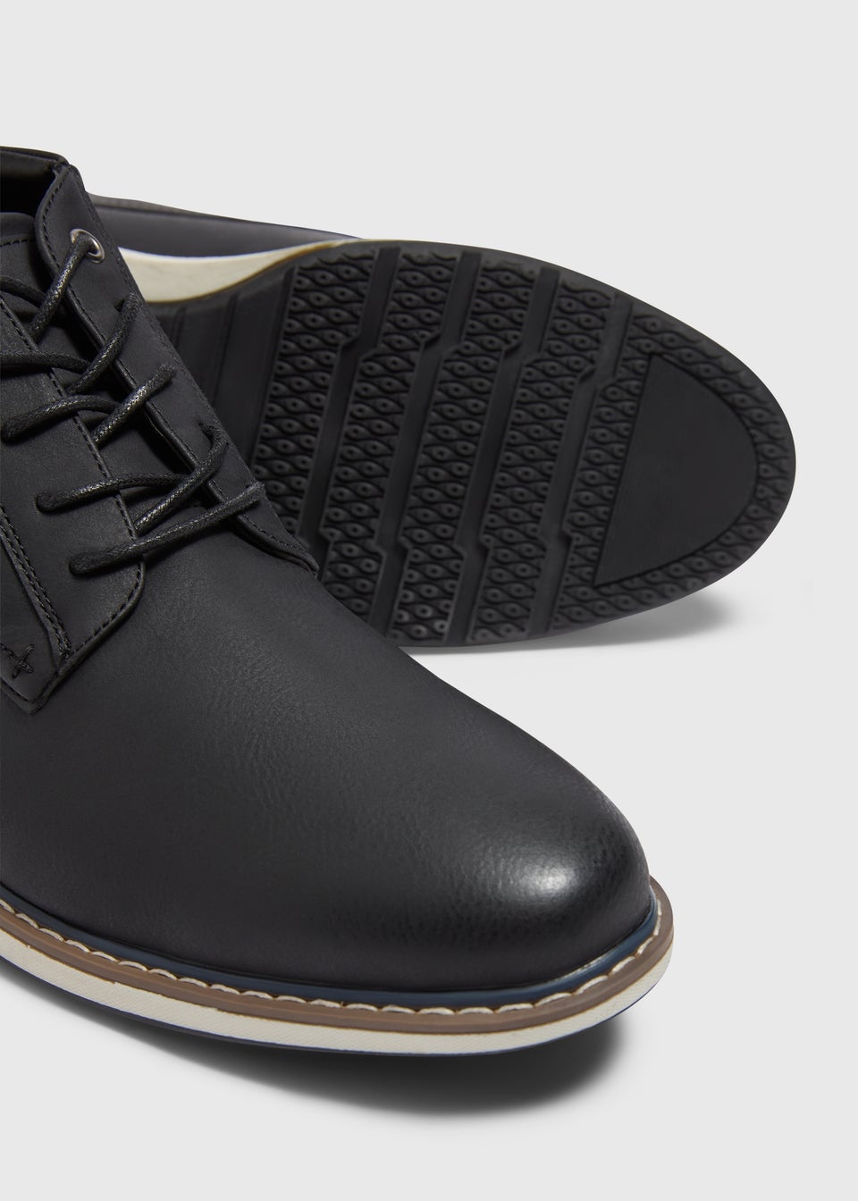 Casual chukka shoes hot sale