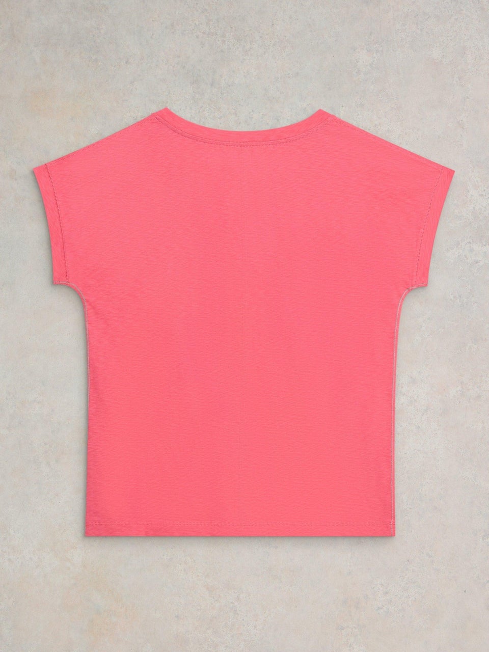 Nelly T-Shirt mit Keilausschnitt