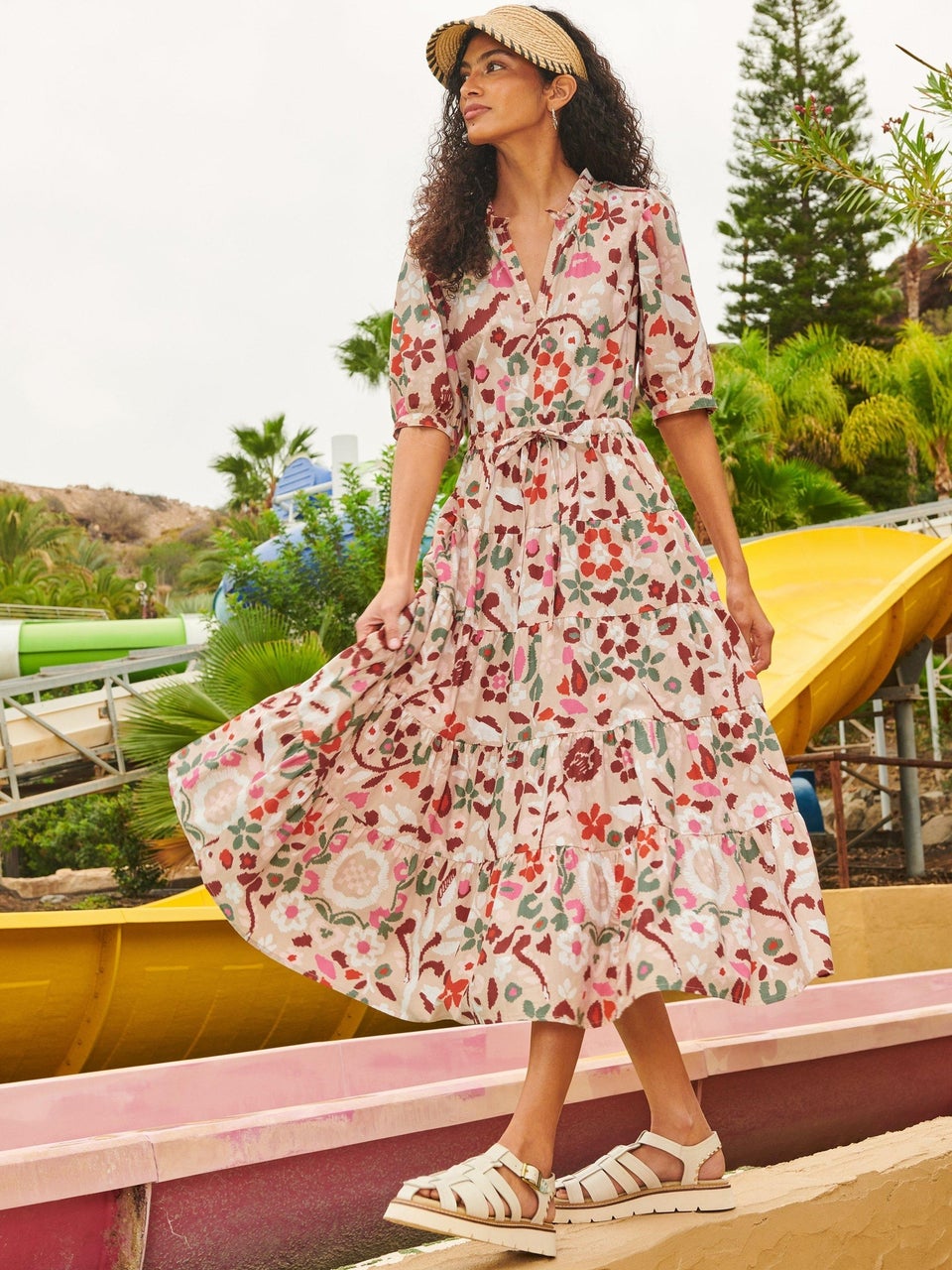 Elle Gestuftes Kleid