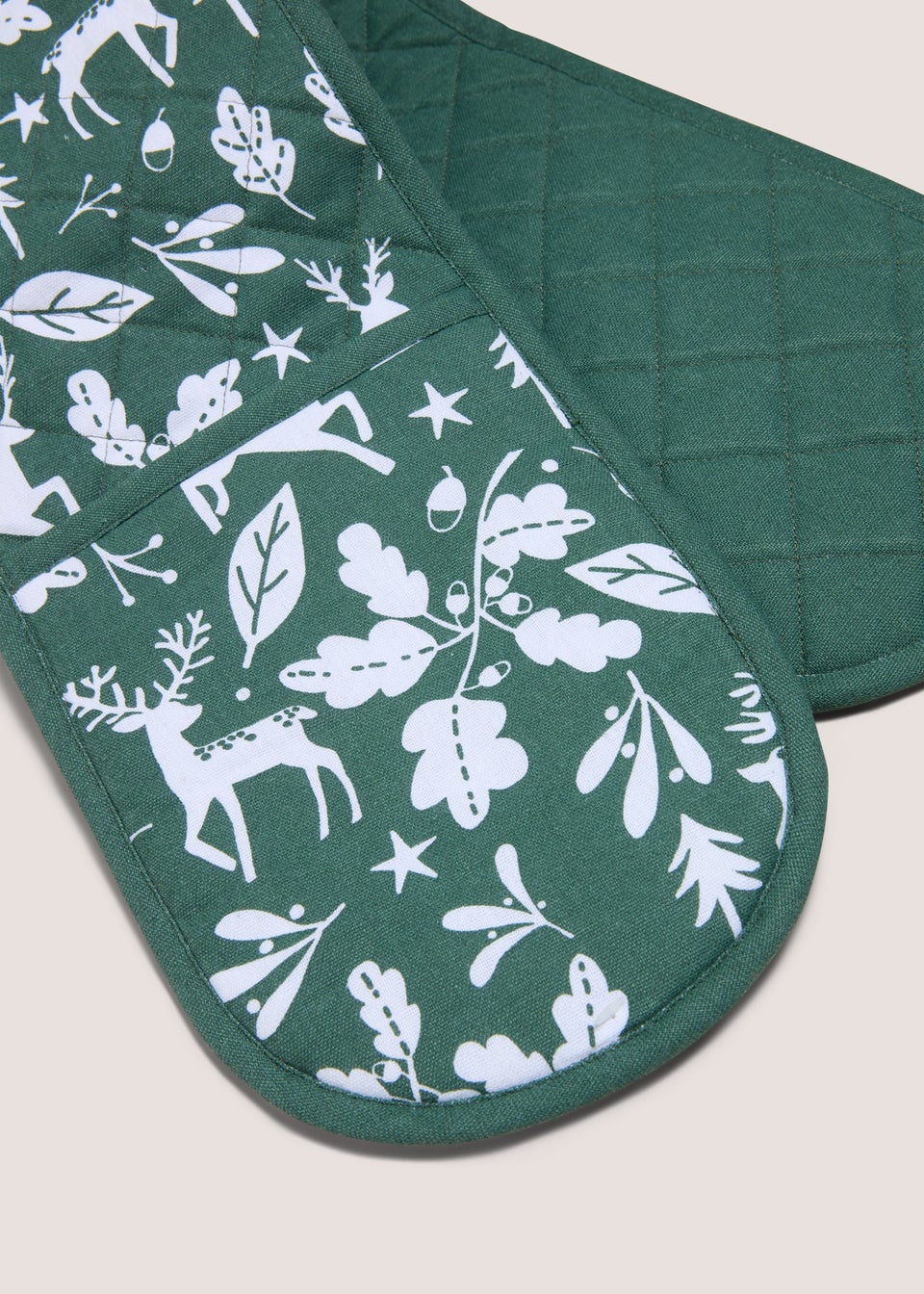 Green Winter Stag Oven Gloves (18cm x 92 cm)