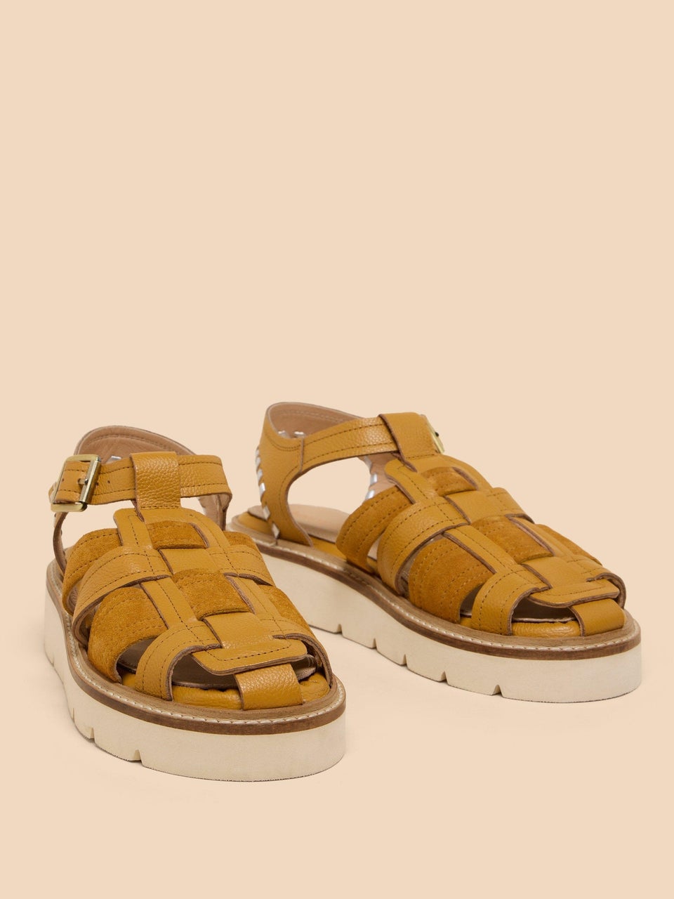 Riemensandalen mit Profilsohle