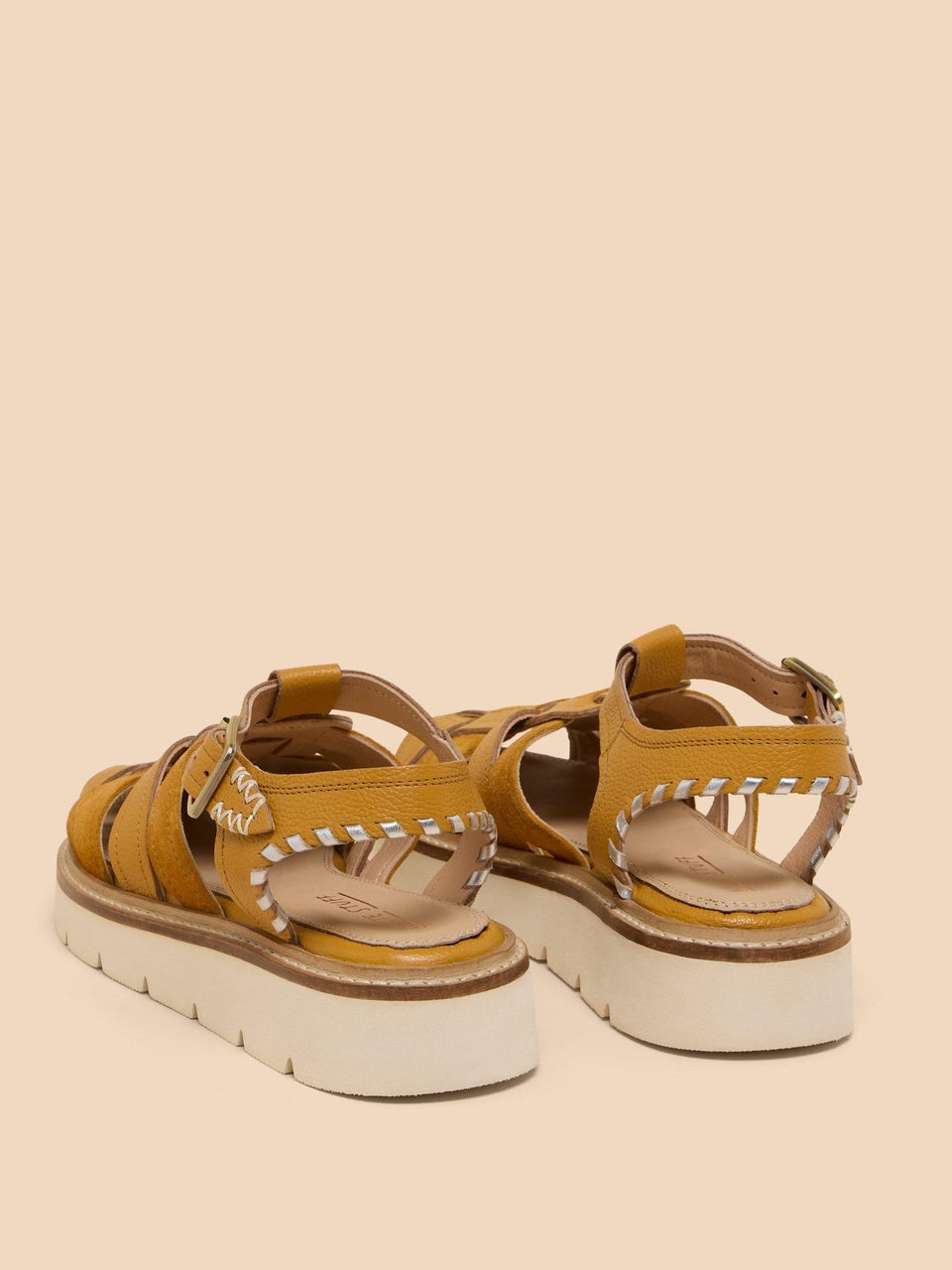 Riemensandalen mit Profilsohle