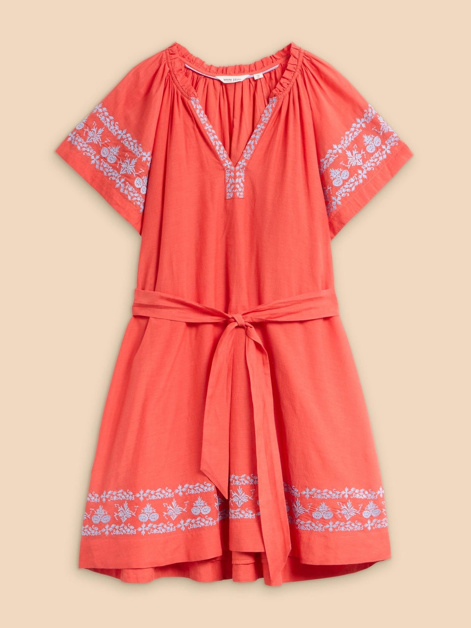 Anna Besticktes Kleid