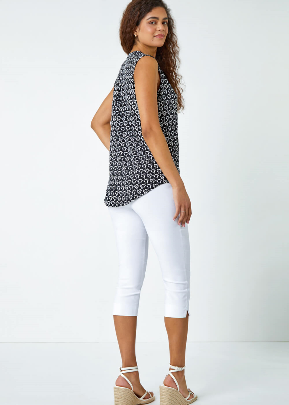 Roman Black Sleeveless V-Neck Geometric Print Stretch Top