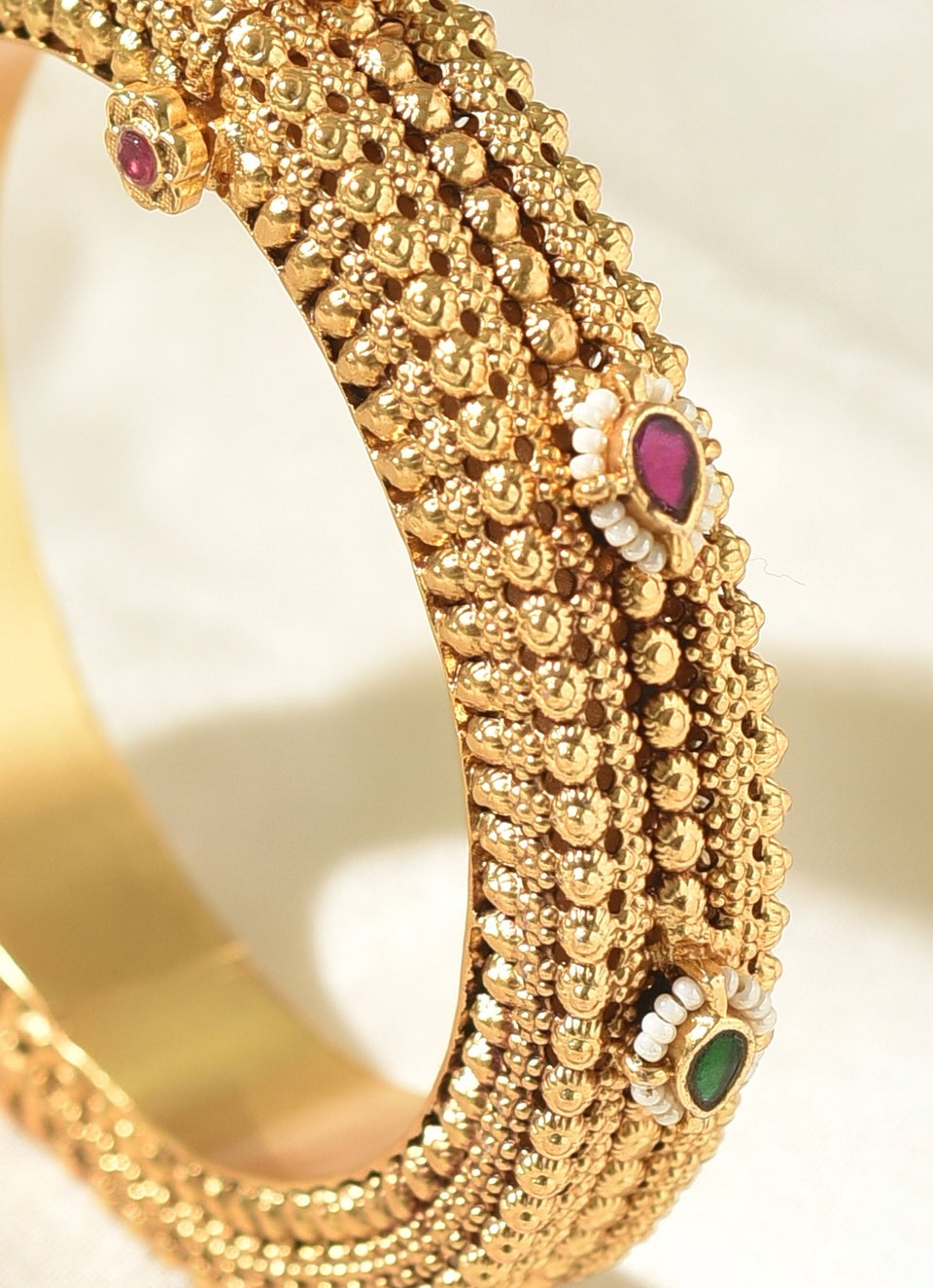 Women Gold Tone Kundan Openable Bangle