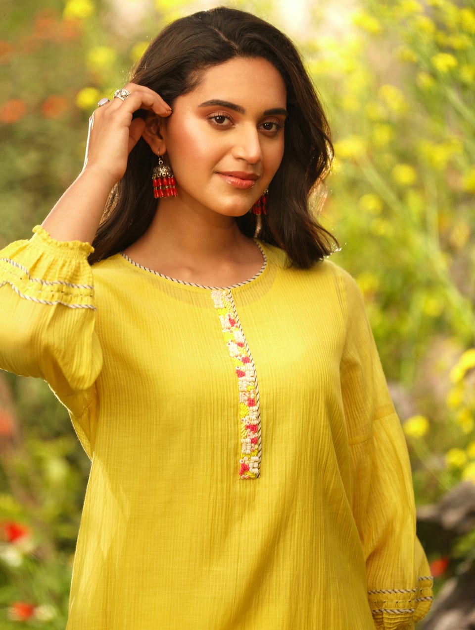 Women Yellow Cotton Silk Round Neck Regular Fit Kurta - S