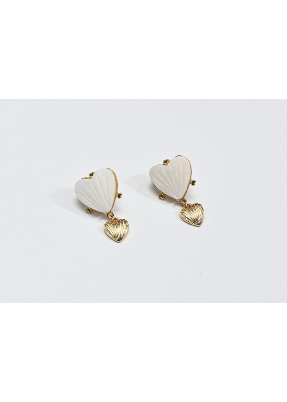 Madein Gold And Ivory Heart Shell Earrings