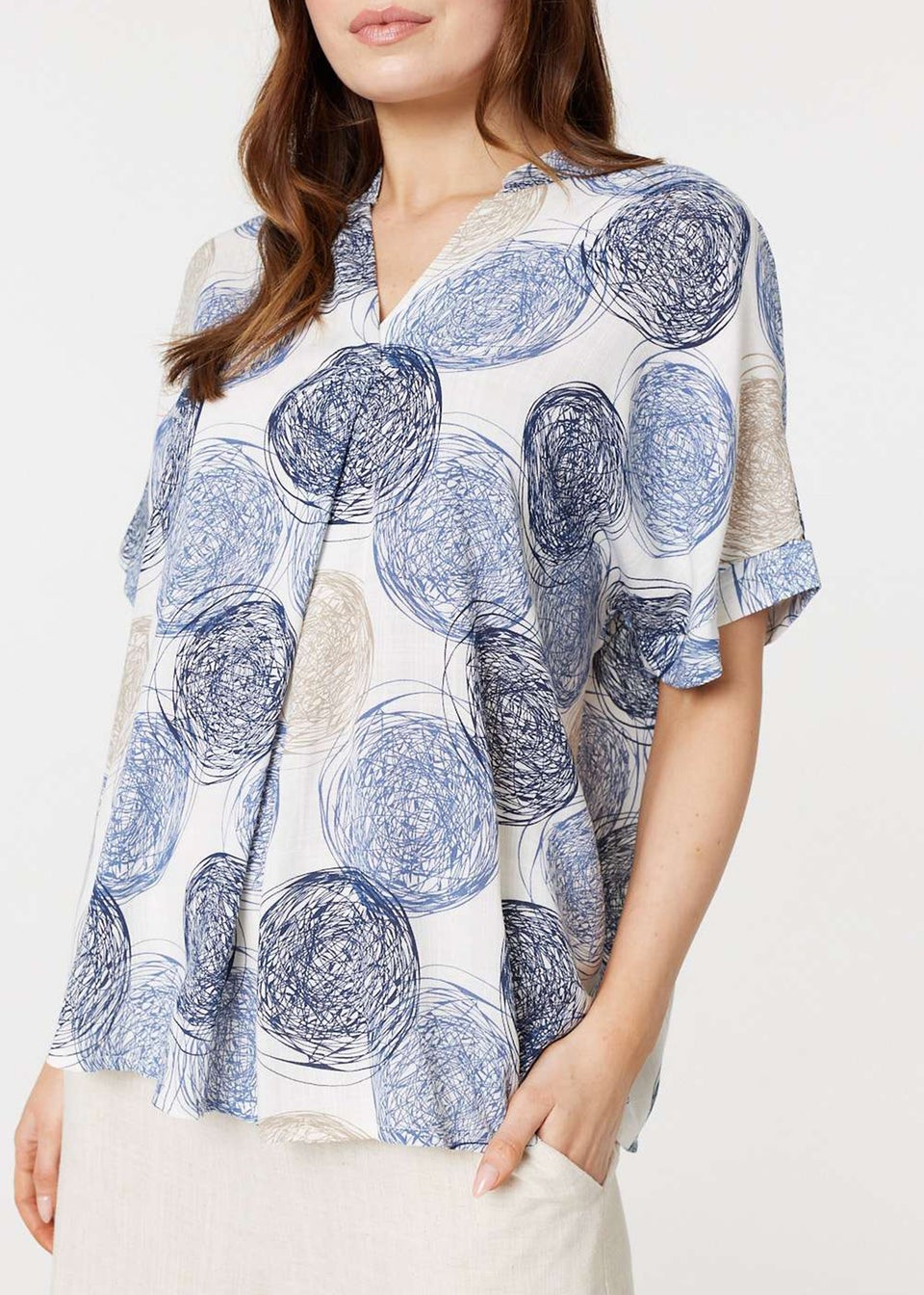 Izabel London Blue Printed V-Neck 1/2 Sleeve Blouse