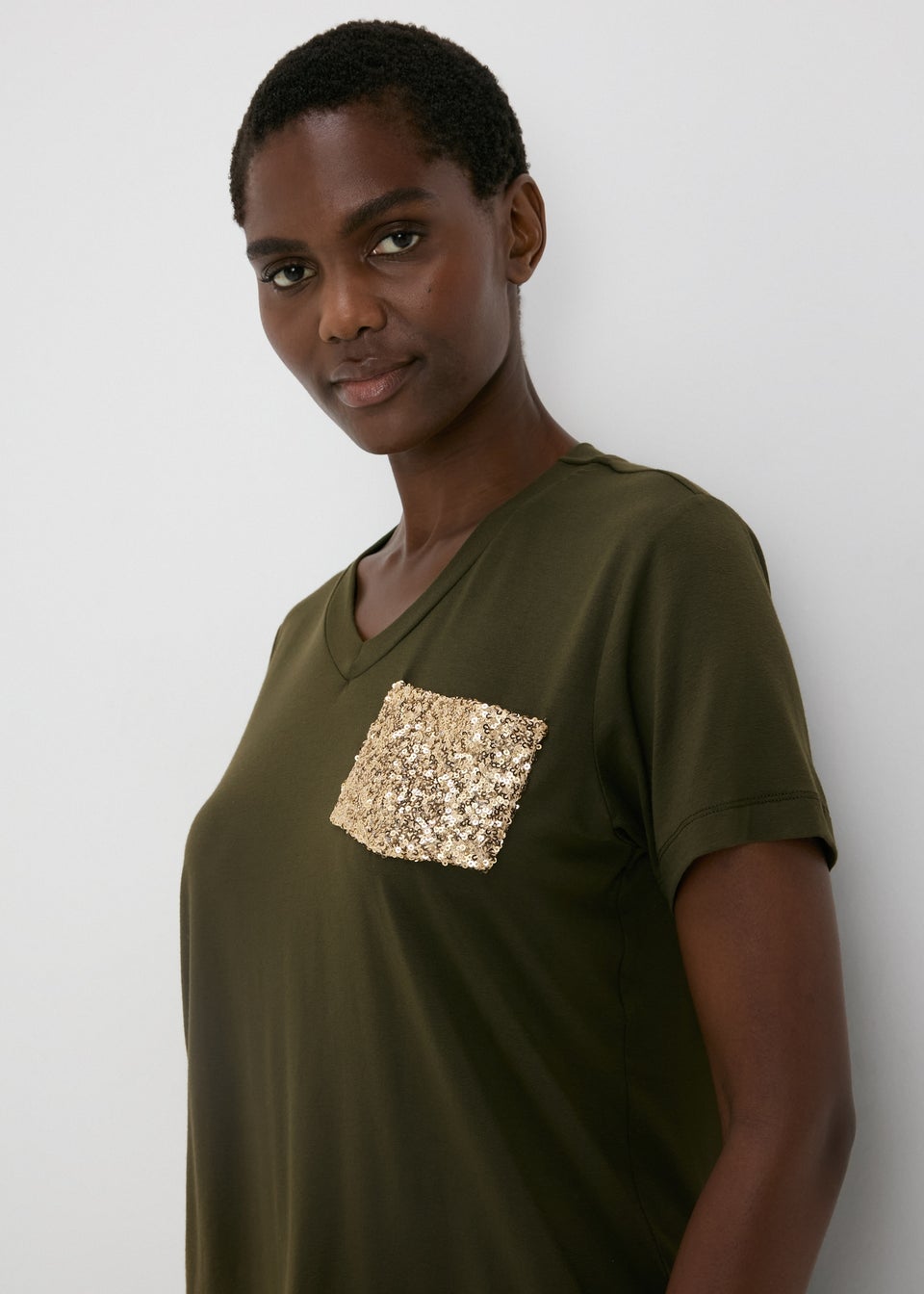 T shirt with sequin pocket cheap