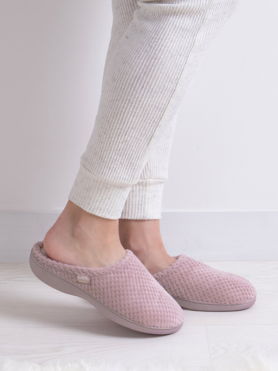 Totes Isotoner Pink Popcorn Terry Mule Slippers