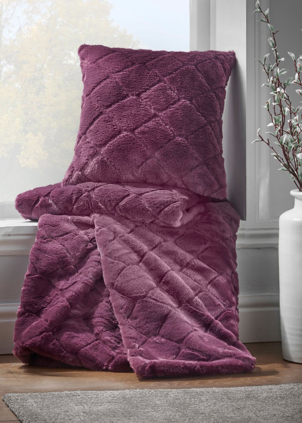 Catherine Lansfield Cosy Diamond Soft Blanket Throw (130x170cm)