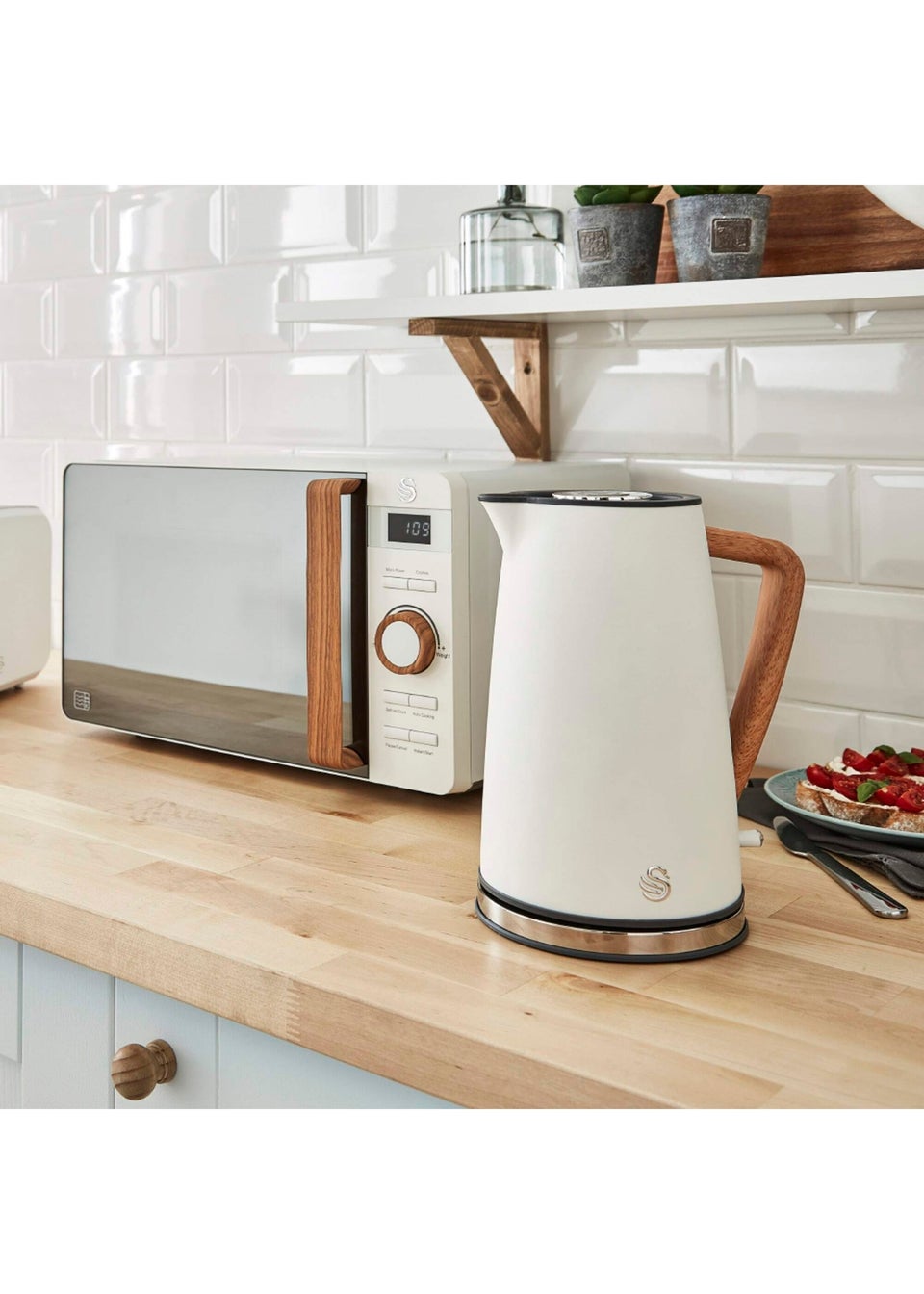 Swan nordic white kettle and toaster on sale