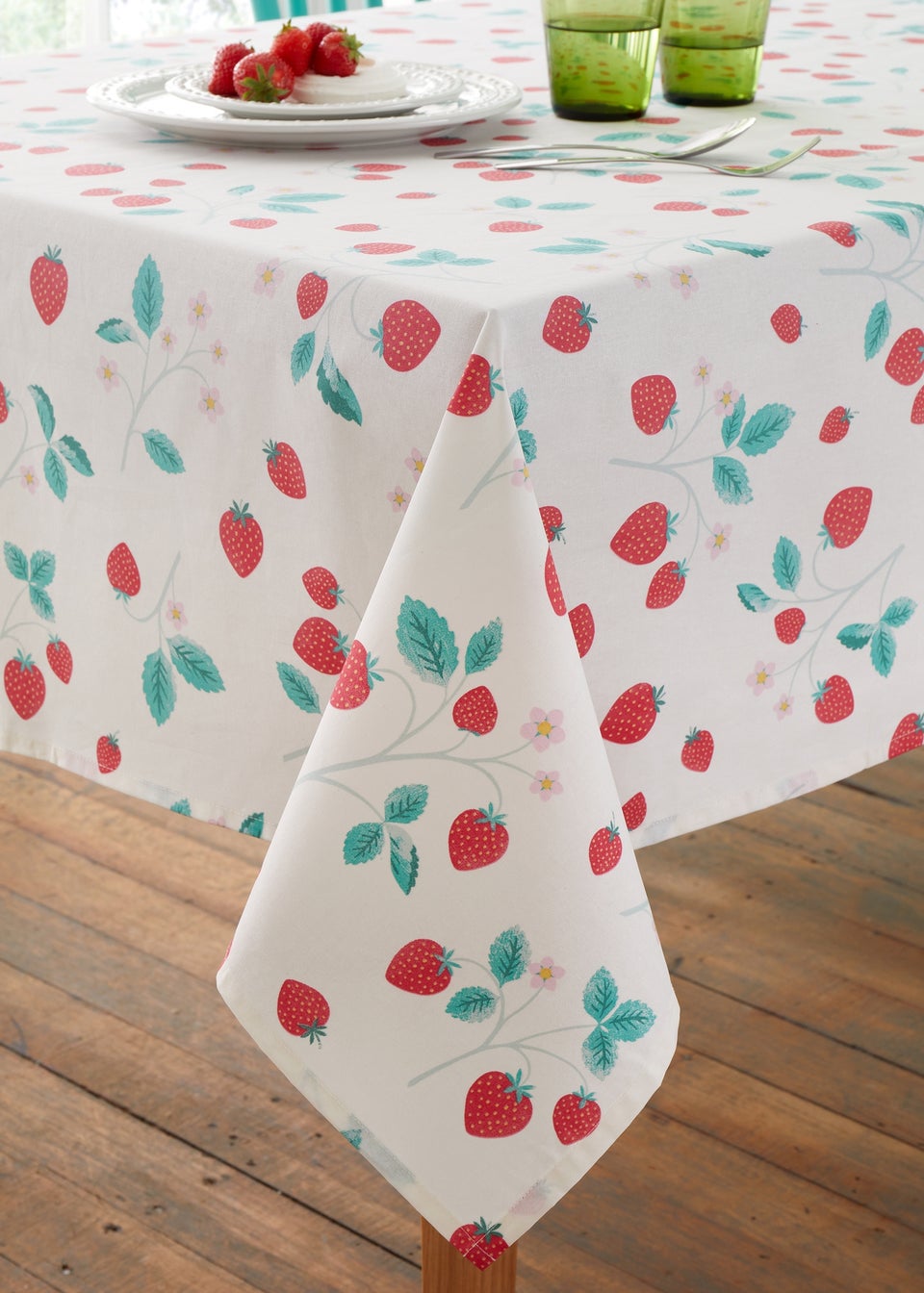 Catherine Lansfield Cream Strawberry Garden Cotton Table Cloth (137x178 cm)