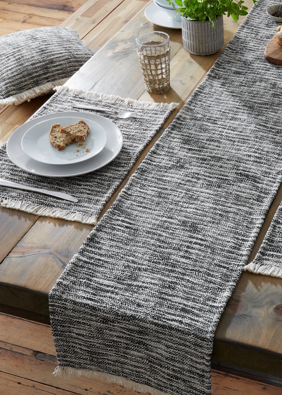 Pineapple Elephant Black Textured Frayed Edge Cotton Placemat Pair (30x46 cm)