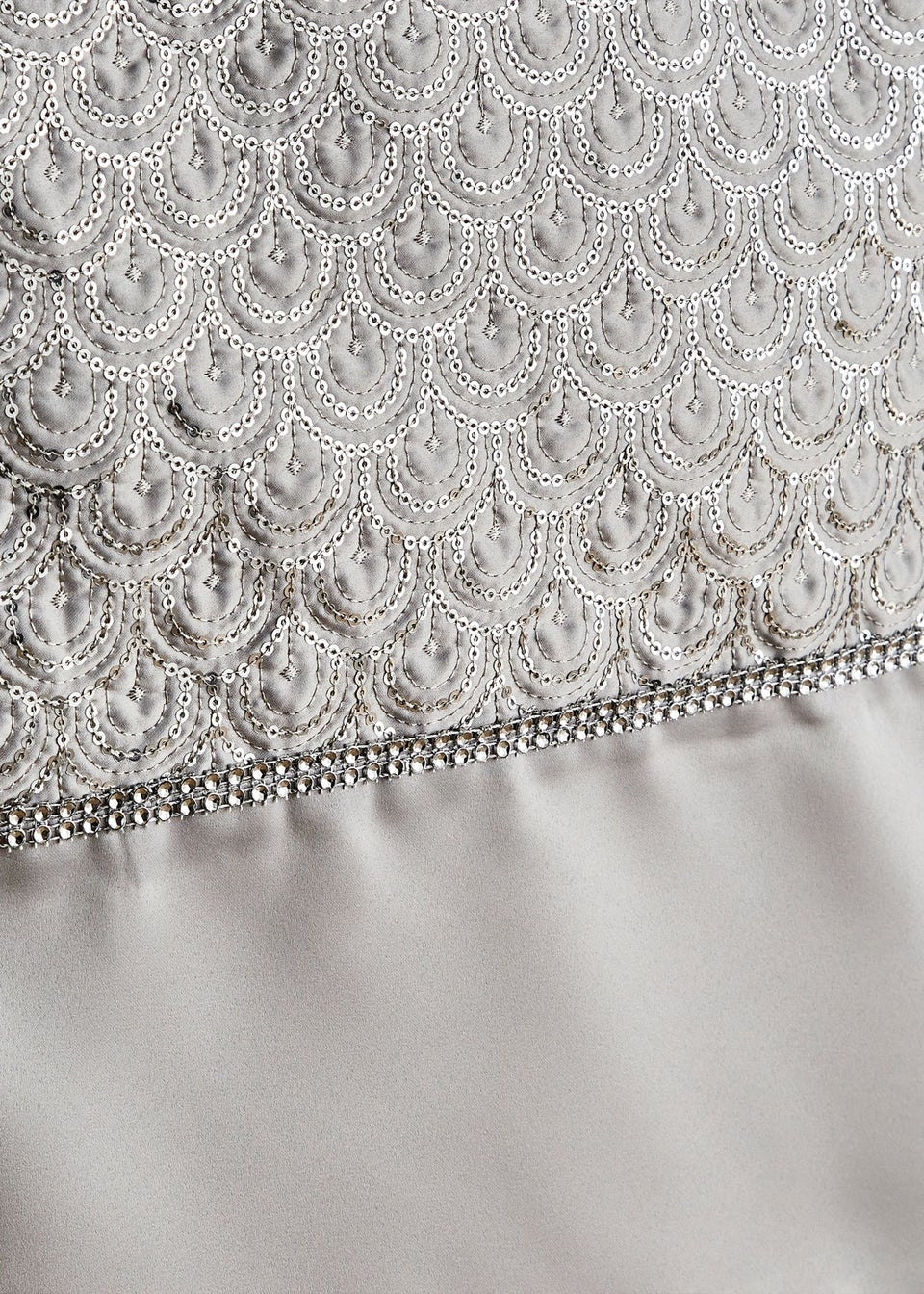 Catherine Lansfield Silver Deco Sequin Dining Table Runner (32x180 cm)