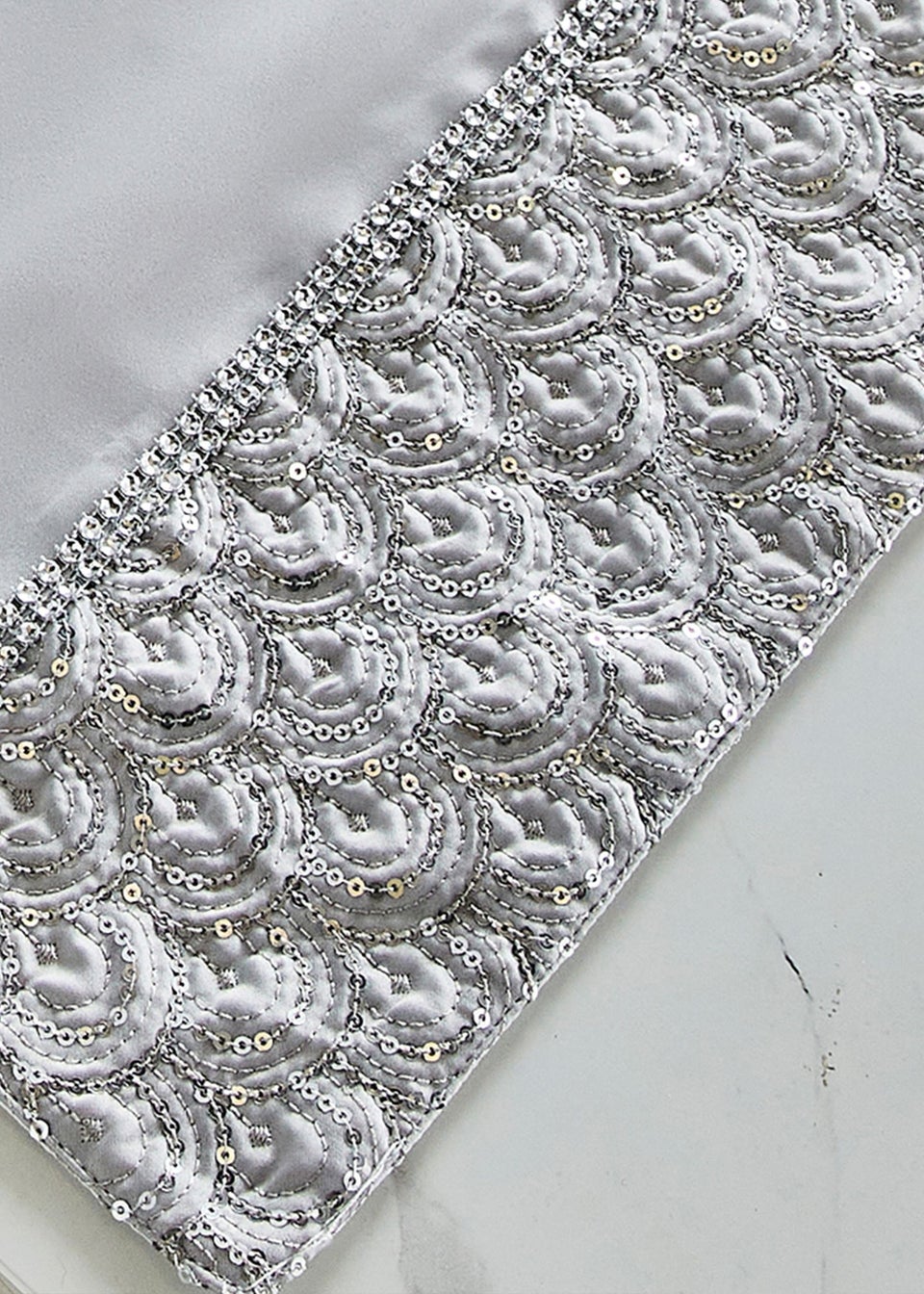 Catherine Lansfield Silver Deco Sequin Dining Place Mat 4 Pack (30x46 cm)