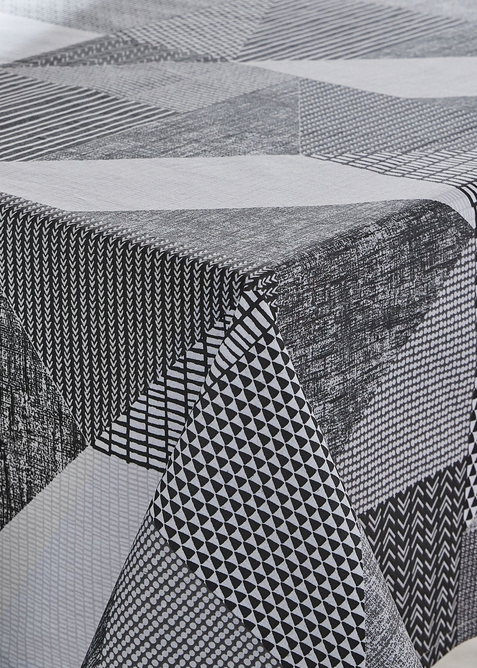 Catherine Lansfield Grey Larsson Geo Cotton Table Cloth (137x229 cm)