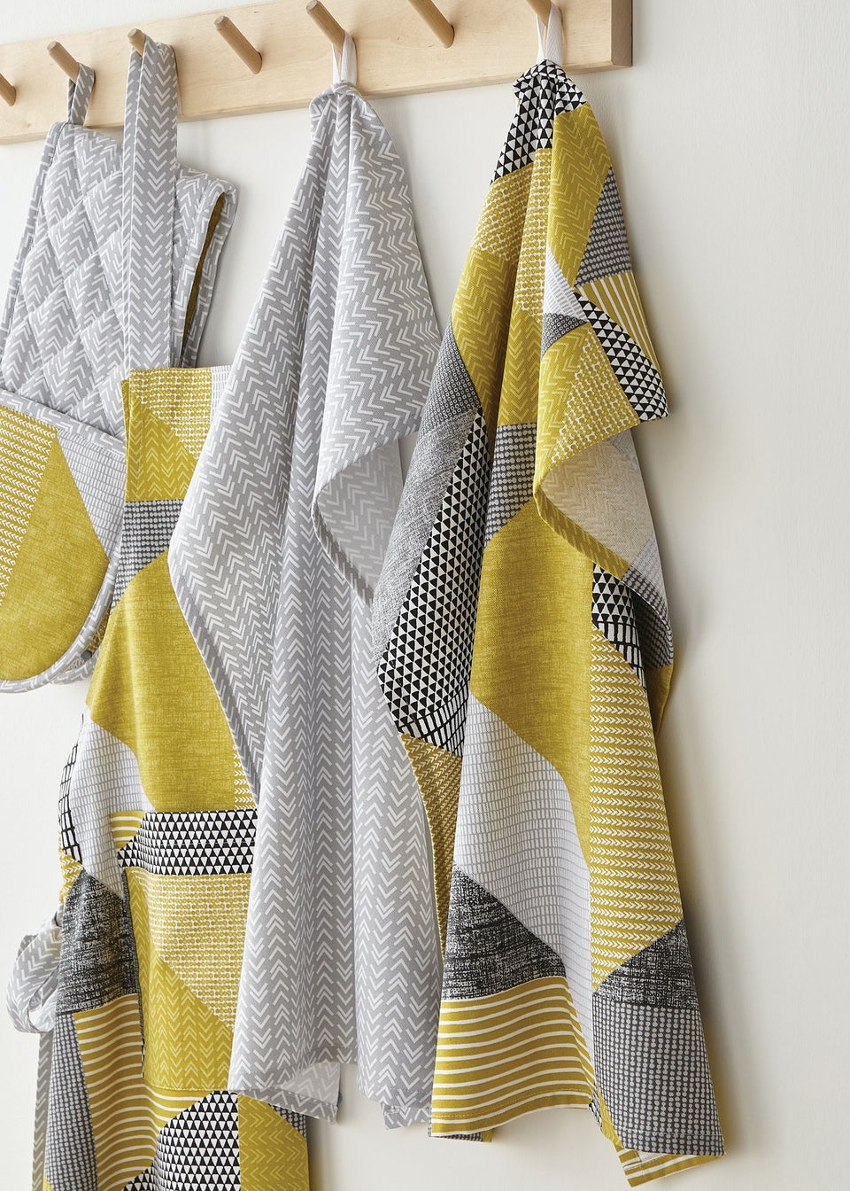 Catherine Lansfield Ochre Larsson Geo Cotton Kitchen Towel Pack of 4 (50x75 cm)