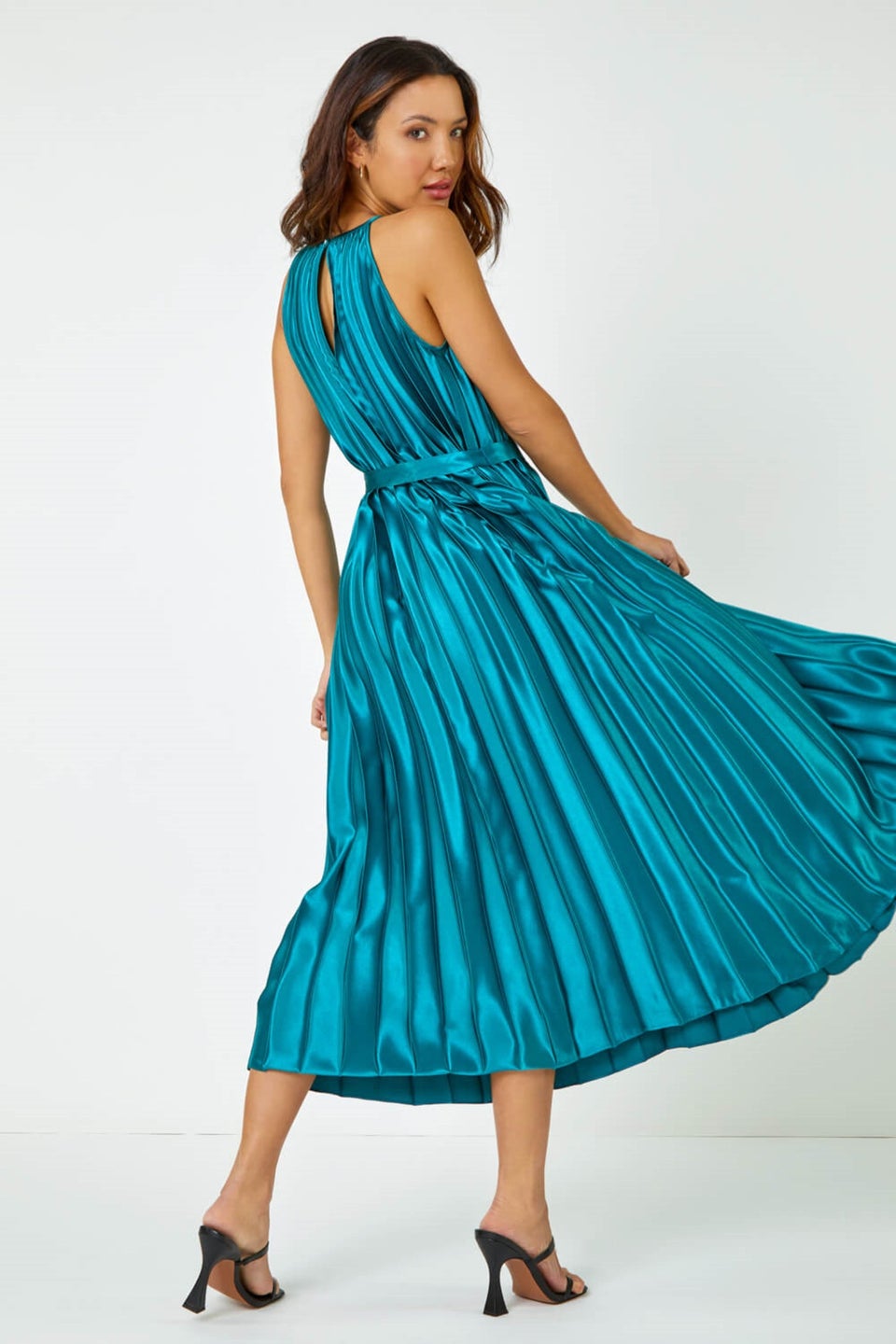 Pleated halter midi dress outlet