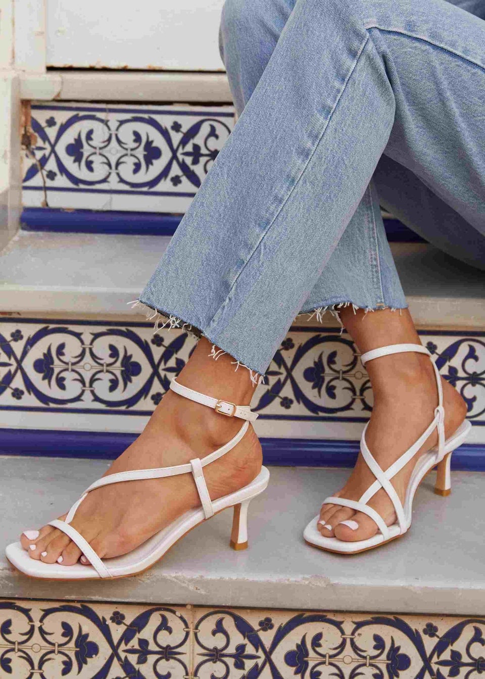 Linzi Roxanne White Faux Leather Toe Post Strappy Heeled Sandals Matalan