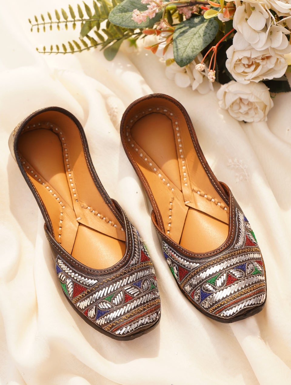 Women Multicolour Multicolored Handcrafted Leather Juttis With Mukaish Work
