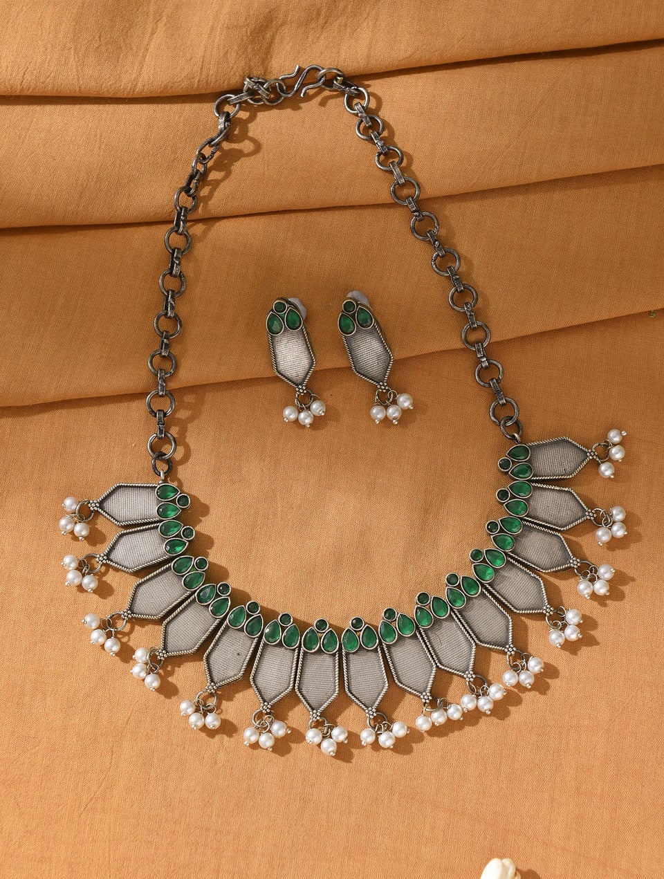 Aitihya Women Silver Tone Fashion Necklace Set