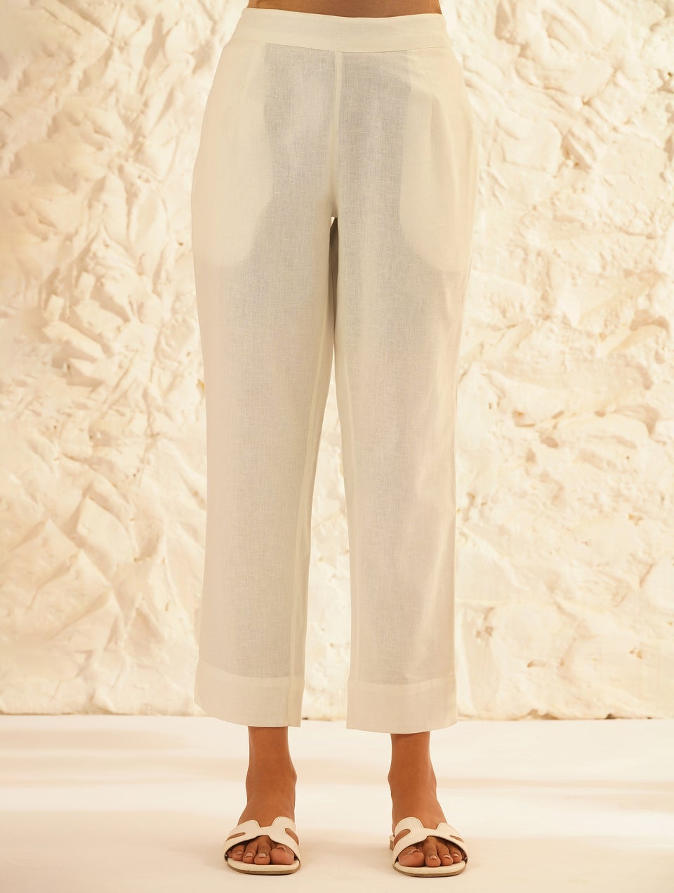 Women Ivory Cotton Solid Ankle Length Straight Fit Pant