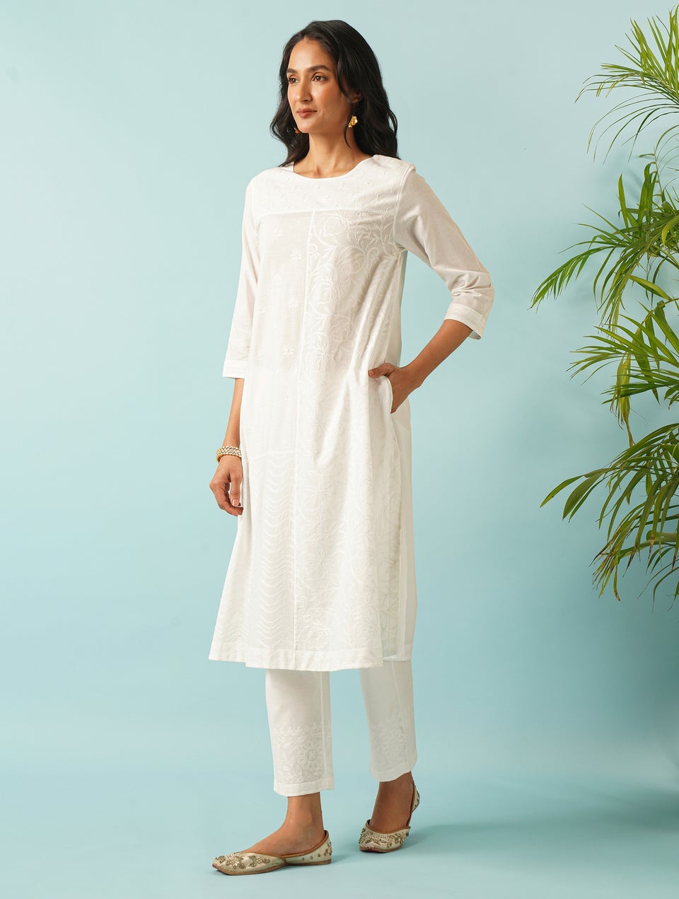 Women White Cotton Chikankari Round Neck Kurta - XS