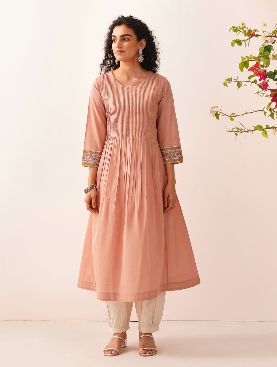 Women Pink Cotton Block Print Round Neck Straight Fit Kurta - M