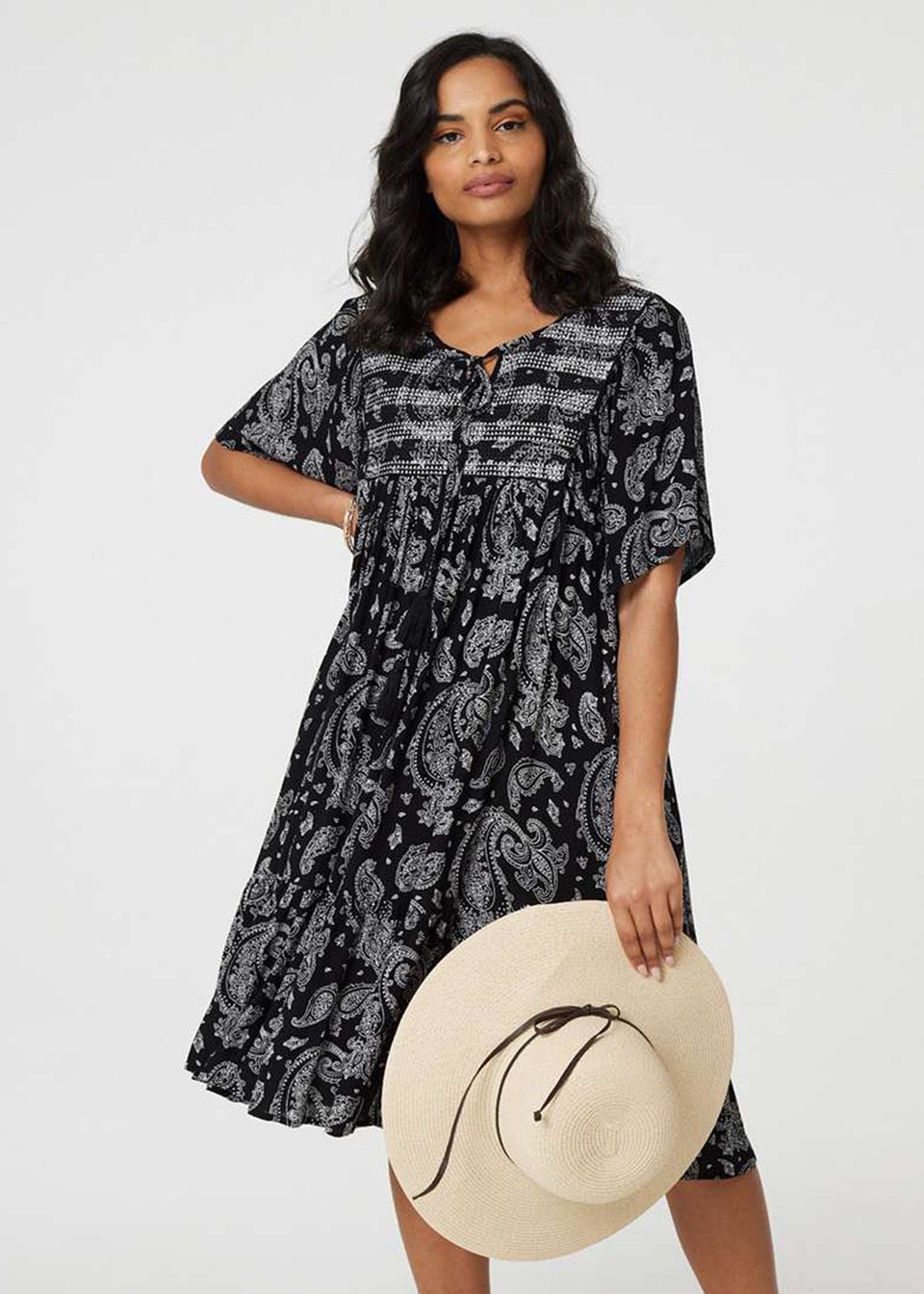 Izabel London Black/White Paisley Print Keyhole Neck Relaxed Dress ...