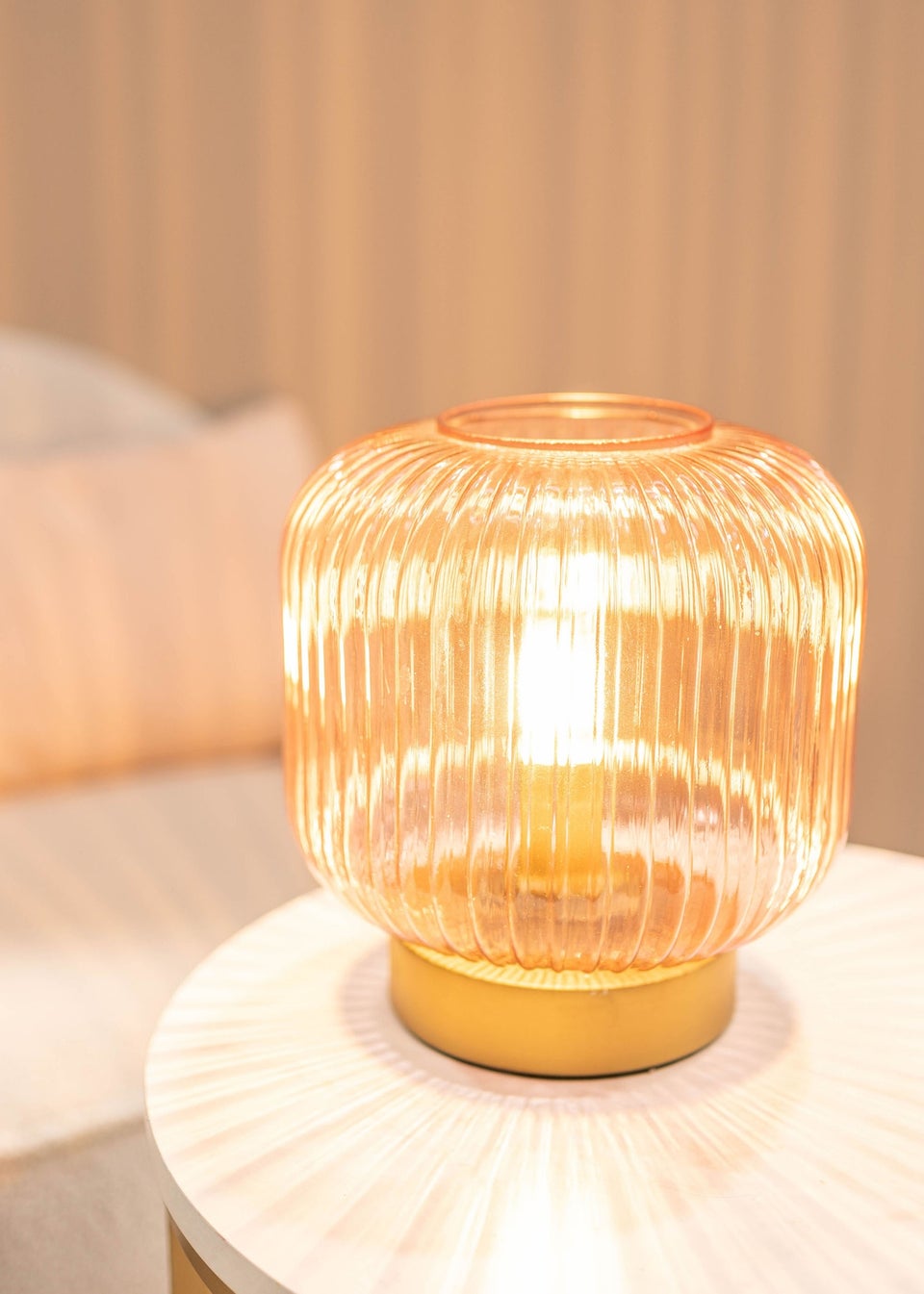 ValueLights Monroe Pink Glass Battery Operated Table Lamp (21.5cm x 20cm x 20cm)
