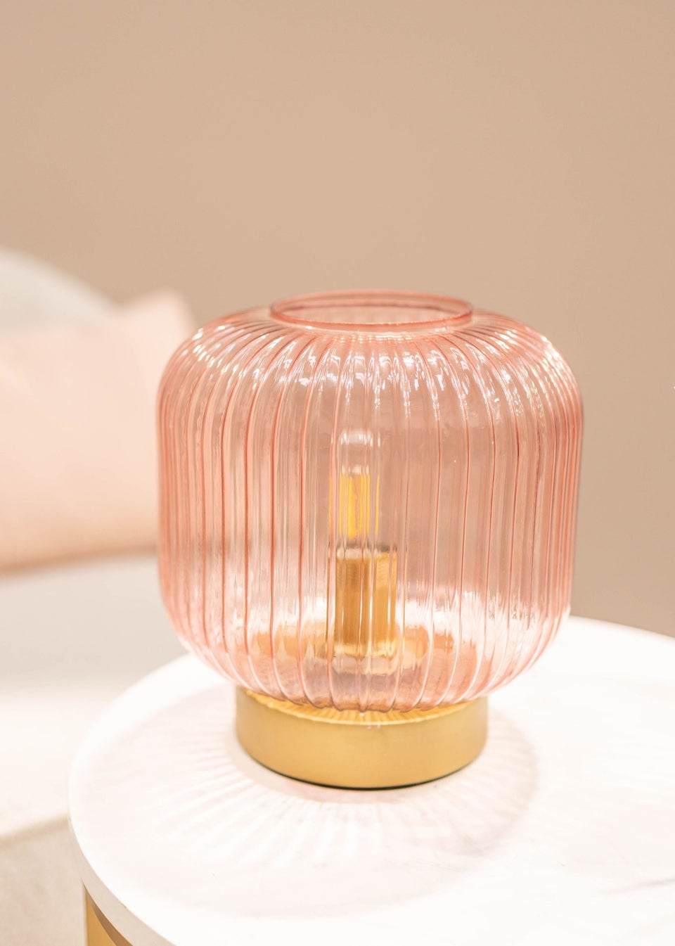 ValueLights Monroe Pink Glass Battery Operated Table Lamp (21.5cm x 20cm x 20cm)