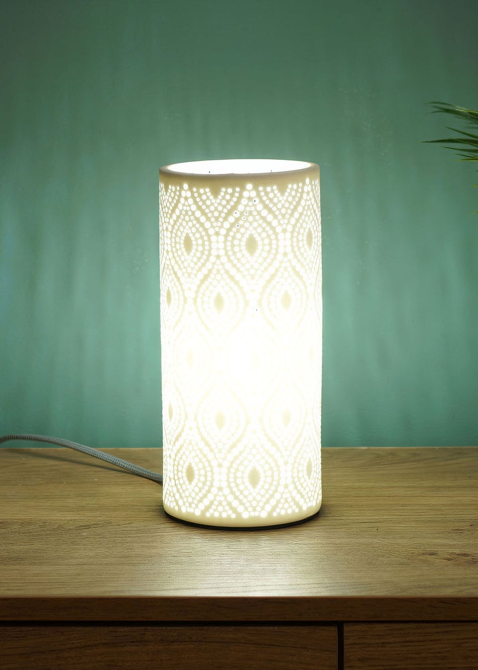 ValueLights Dahlia White Porcelain Table Lamp (24cm x 11cm x 11cm)