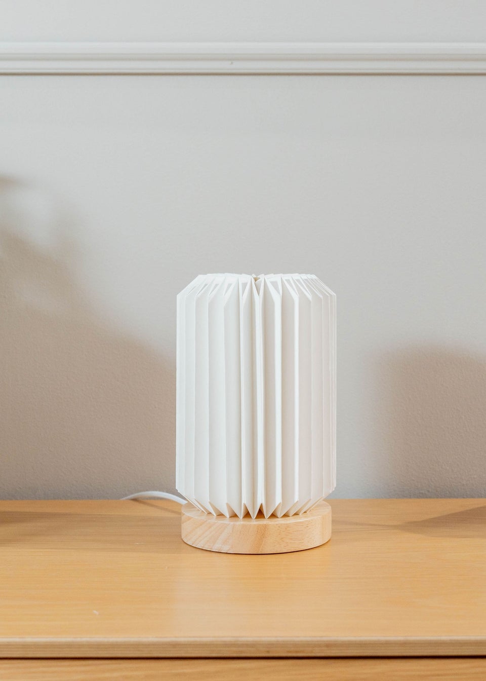 ValueLights Natural Maja White Wooden Table Lamp (23cm x 14cm x 14cm)