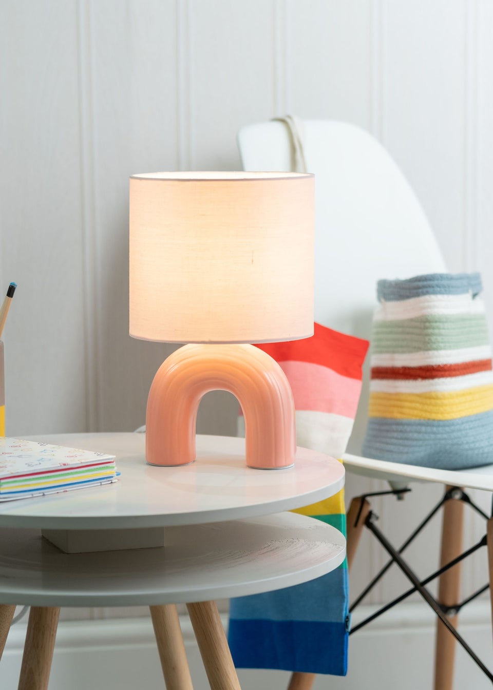 ValueLights Arched Pink Table Lamp (28.5cm x 18cm x 18cm)