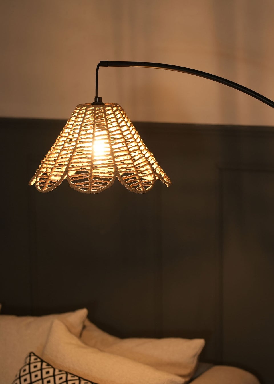 ValueLights Preto Black Metal Floor Lamp Rattan Flower Shade 157cm x 32cm Matalan