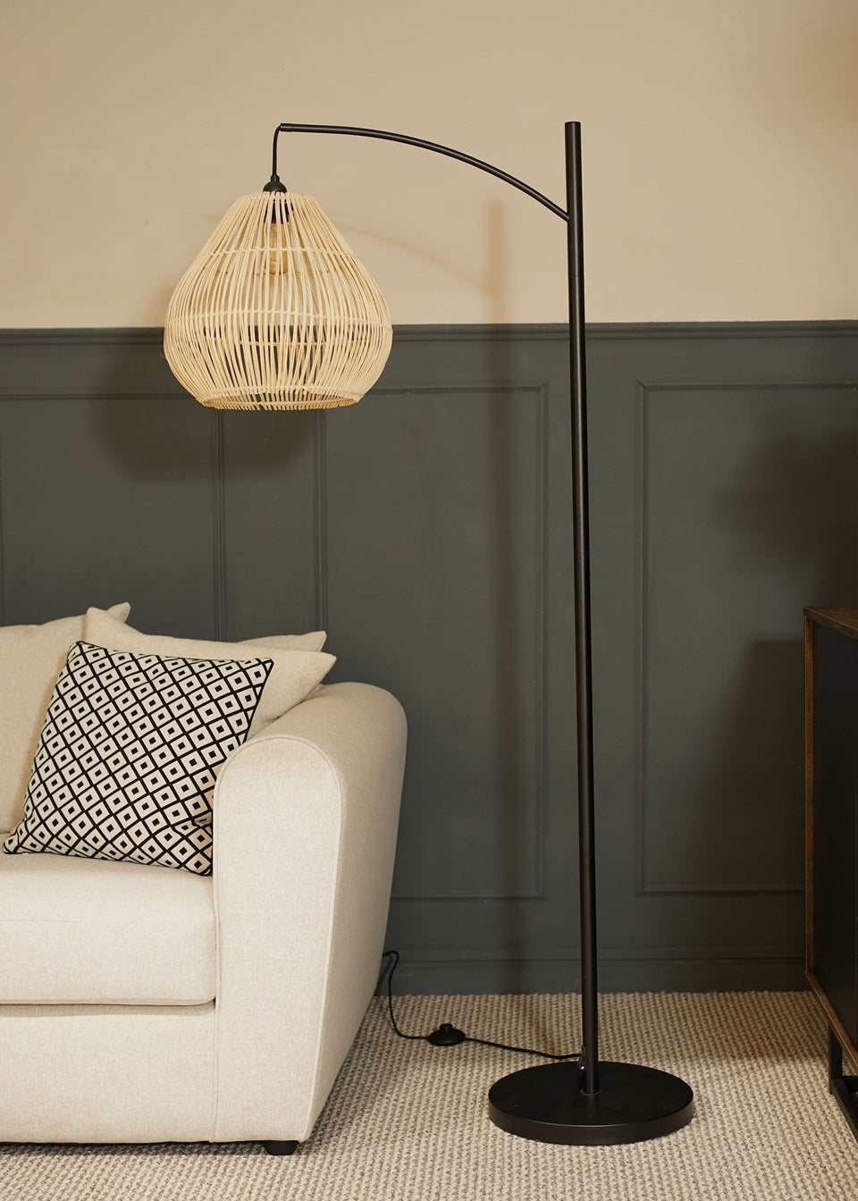 ValueLights Preto Black Metal Floor Lamp Rattan Teardrop Shade 157cm x 33cm Matalan