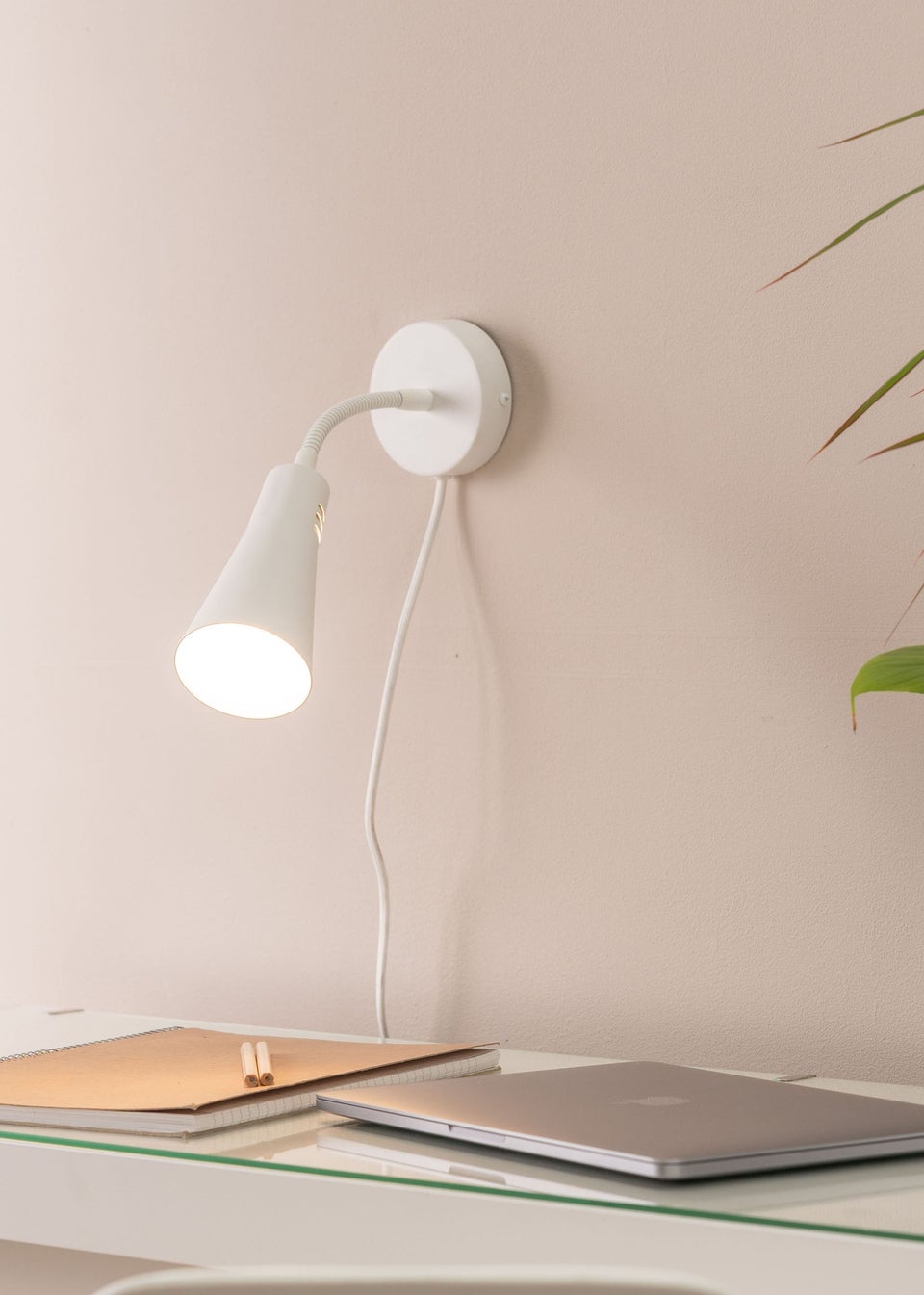 ValueLights White Goose Neck Plug In Wall Light (20cm x 9cm x 16cm)
