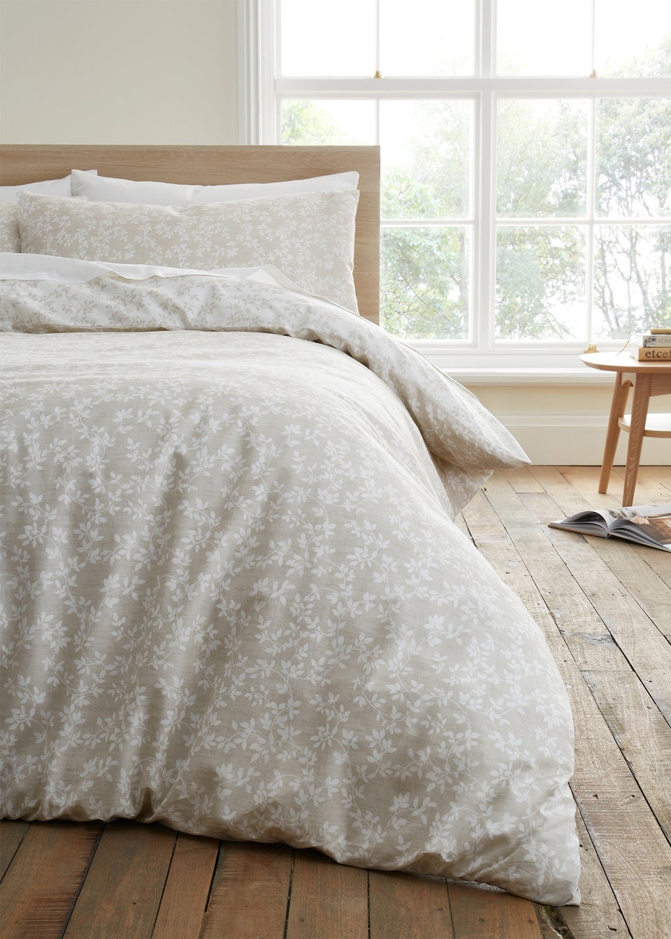 Bianca Fine Linens Shadow Leaves 200 Thread Count Cotton Reversible Duvet Cover Set