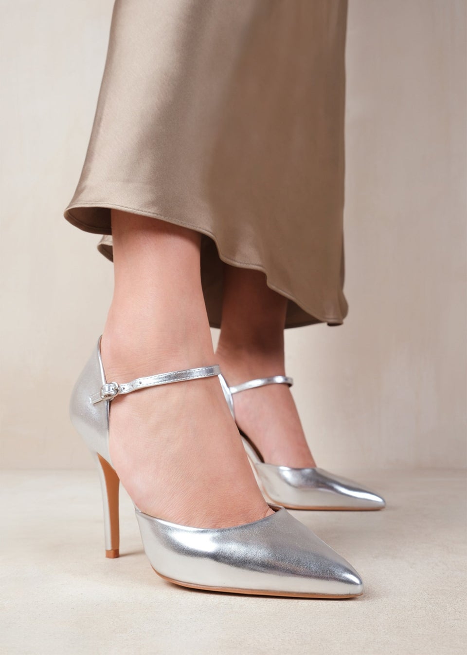 Silver metallic heels online